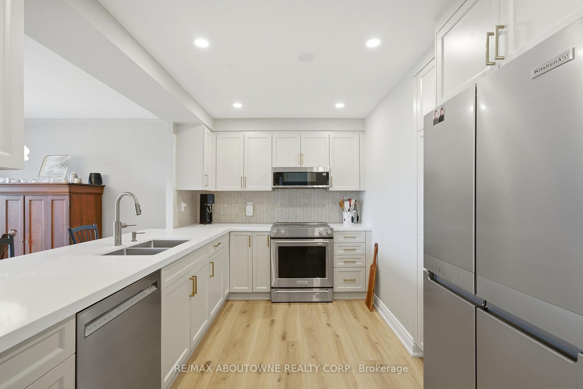 Photo 9 of Unit 606, 442 Maple Avenue, Burlington, Brant — HOMEH