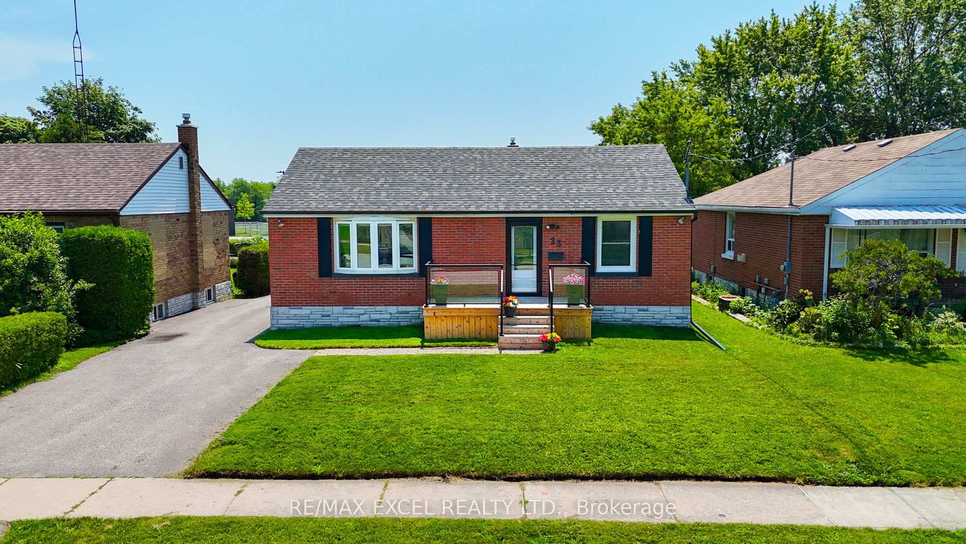 Photo 2 of 23 Kawartha Avenue, Oshawa, Lakeview — HOMEH
