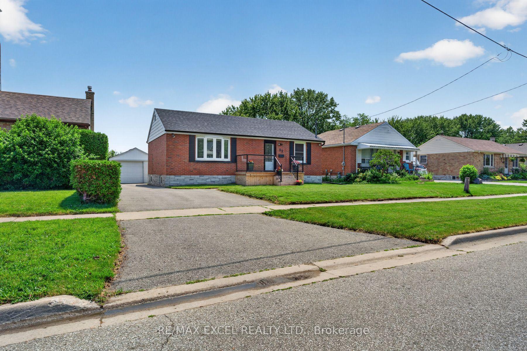 Photo 3 of 23 Kawartha Avenue, Oshawa, Lakeview — HOMEH