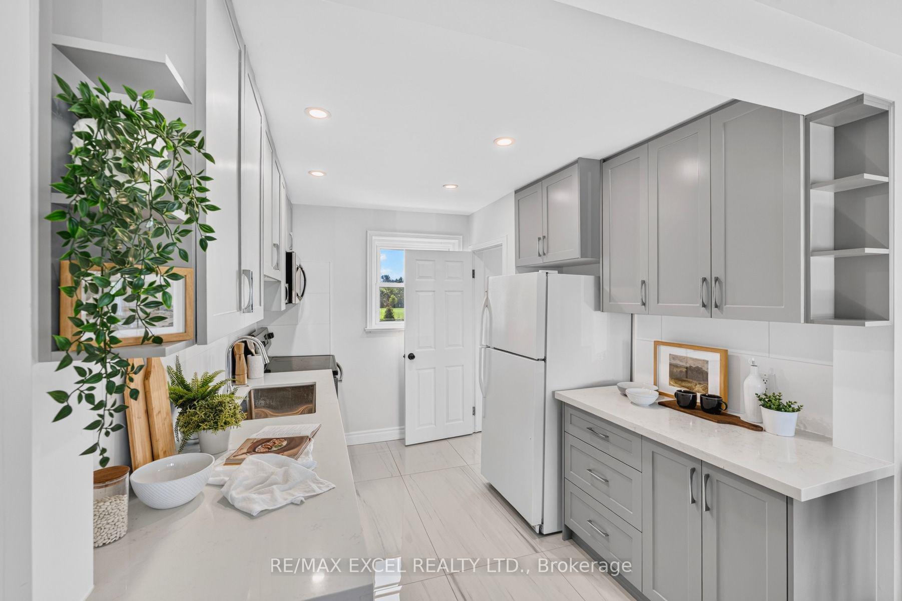 Photo 17 of 23 Kawartha Avenue, Oshawa, Lakeview — HOMEH