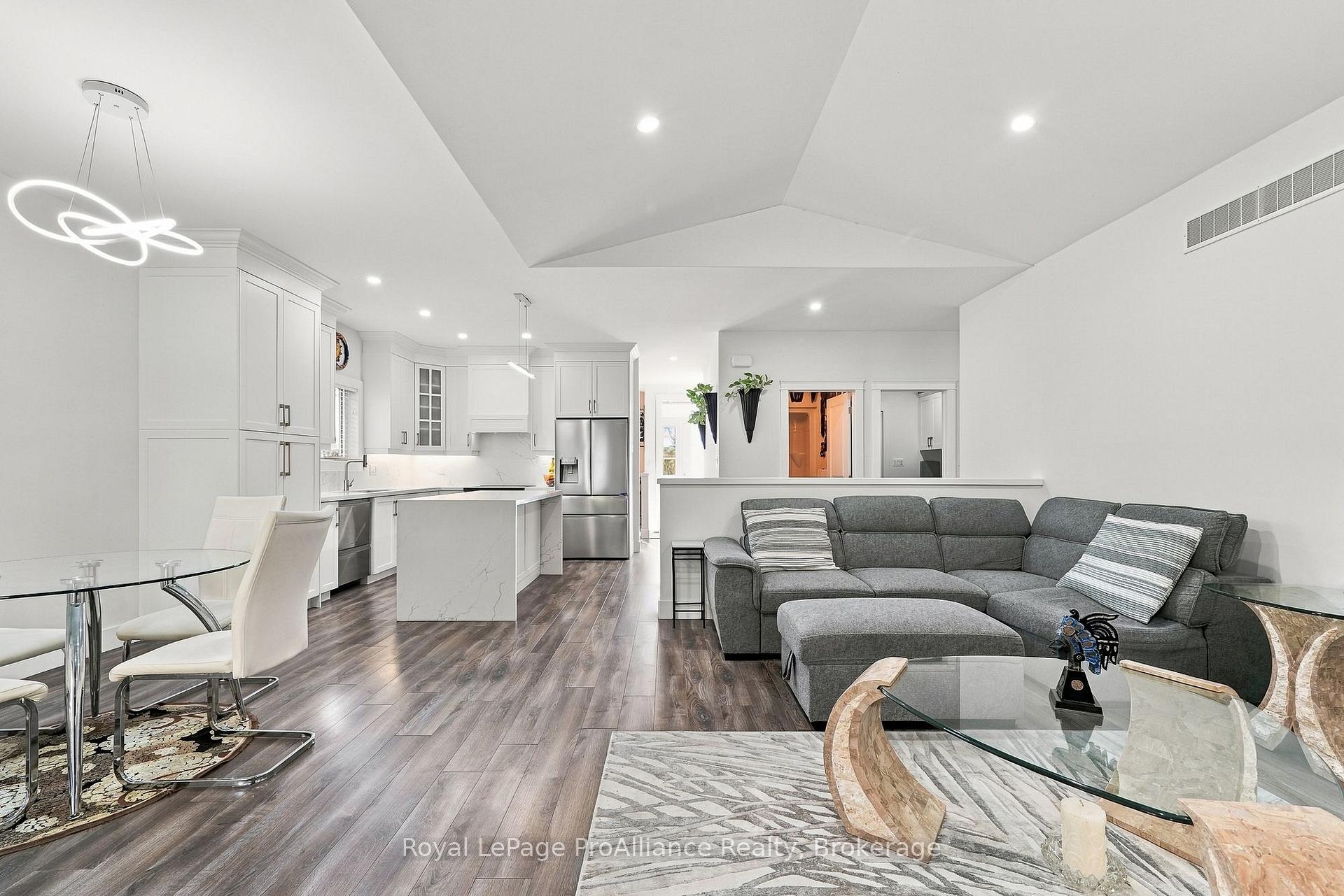 Photo 11 of 46 Birchmount Street, Quinte West, Murray Ward — HOMEH