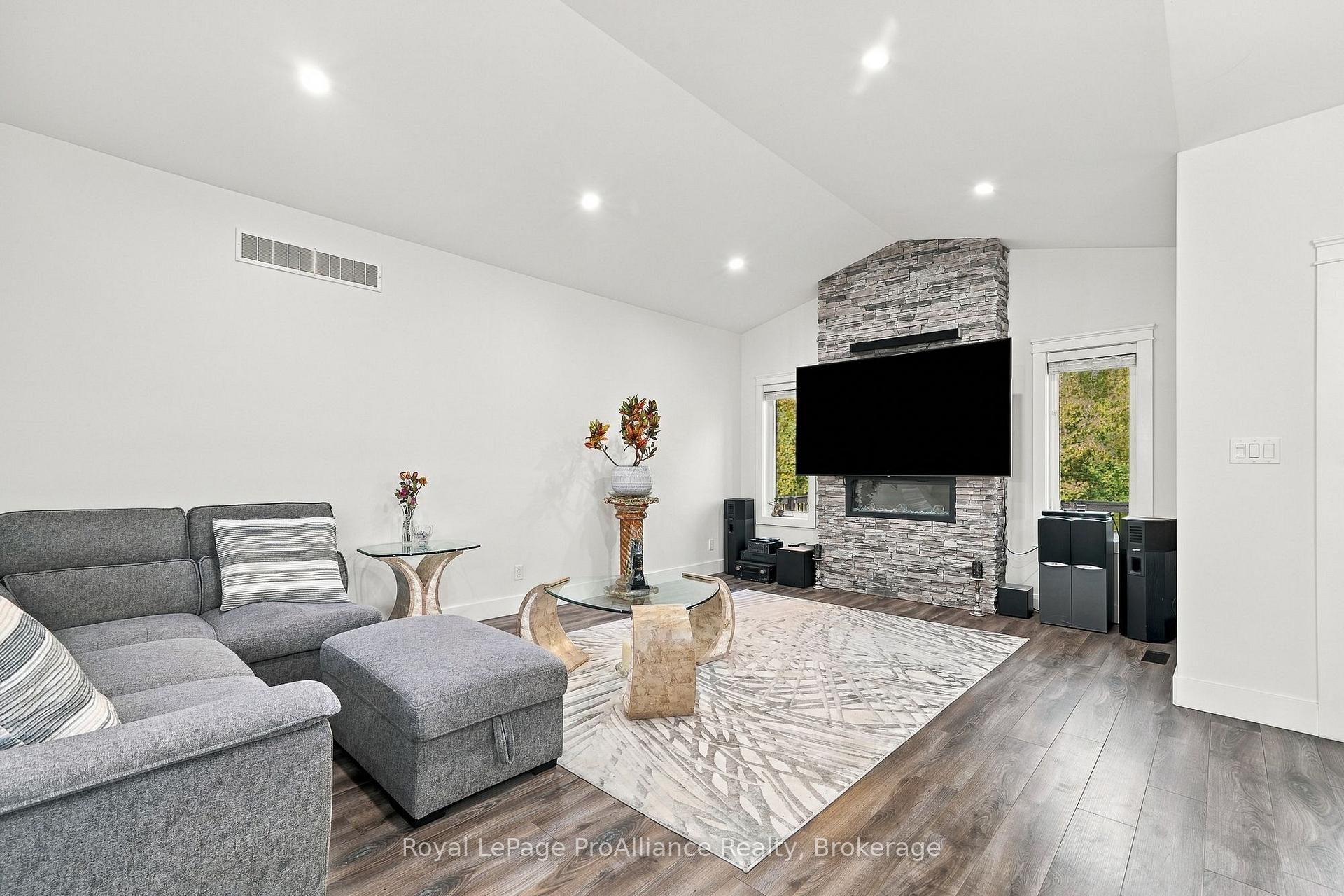 Photo 19 of 46 Birchmount Street, Quinte West, Murray Ward — HOMEH