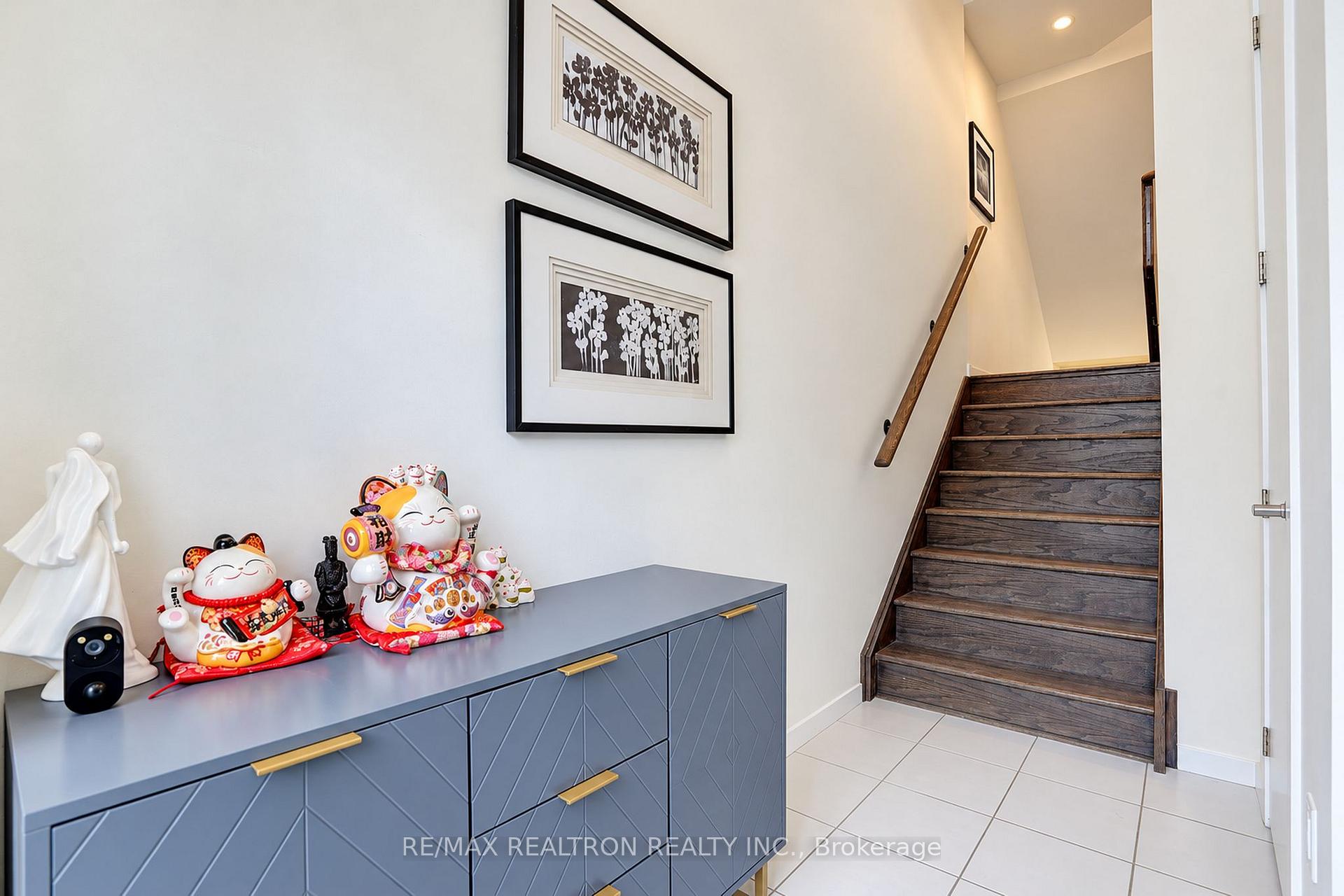 Photo 3 of 57 Armillo Place, Markham, Wismer — HOMEH