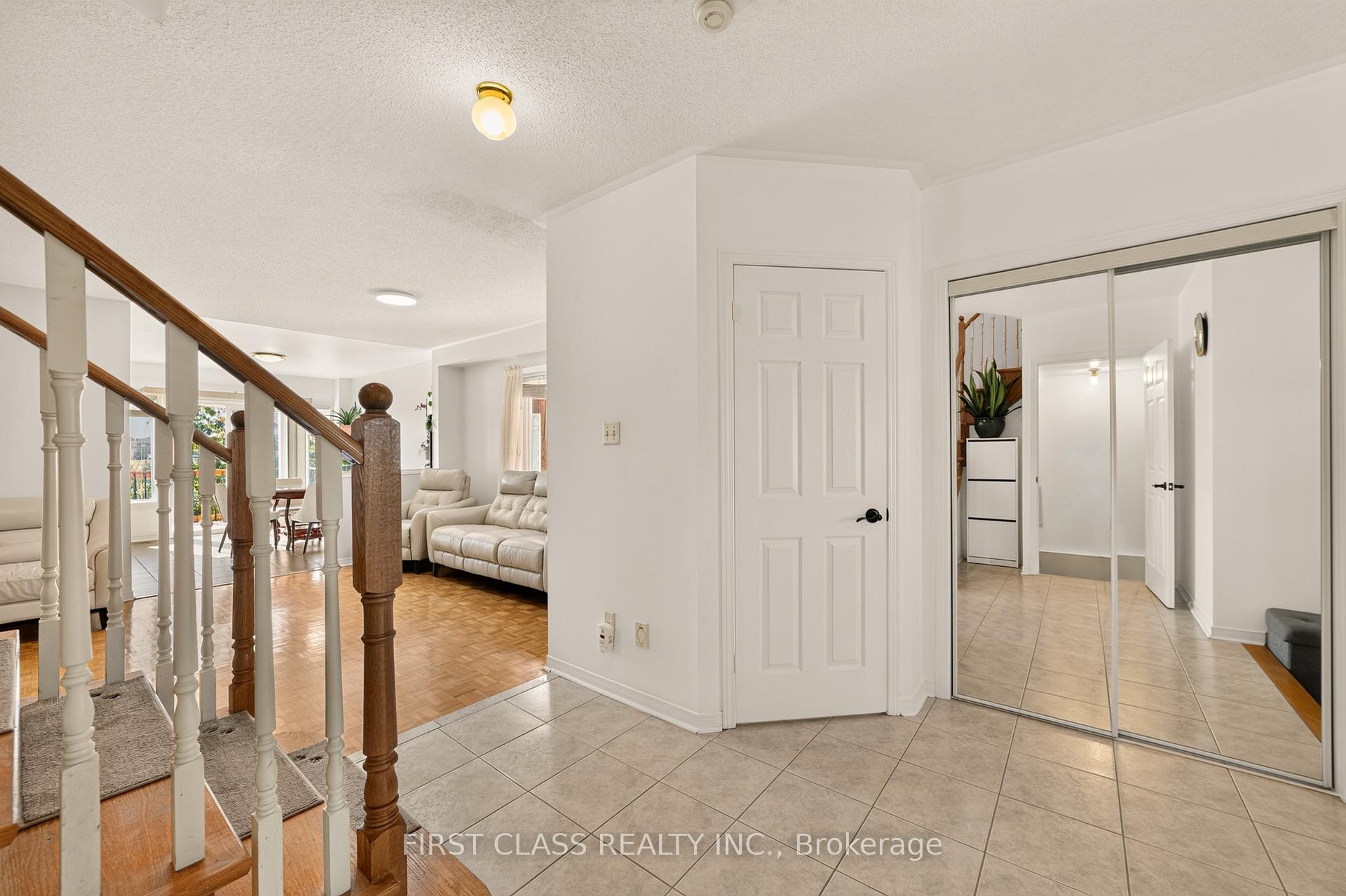 Photo 4 of 38 Pacific Wind Crescent, Brampton, Sandringham-Wellington — HOMEH