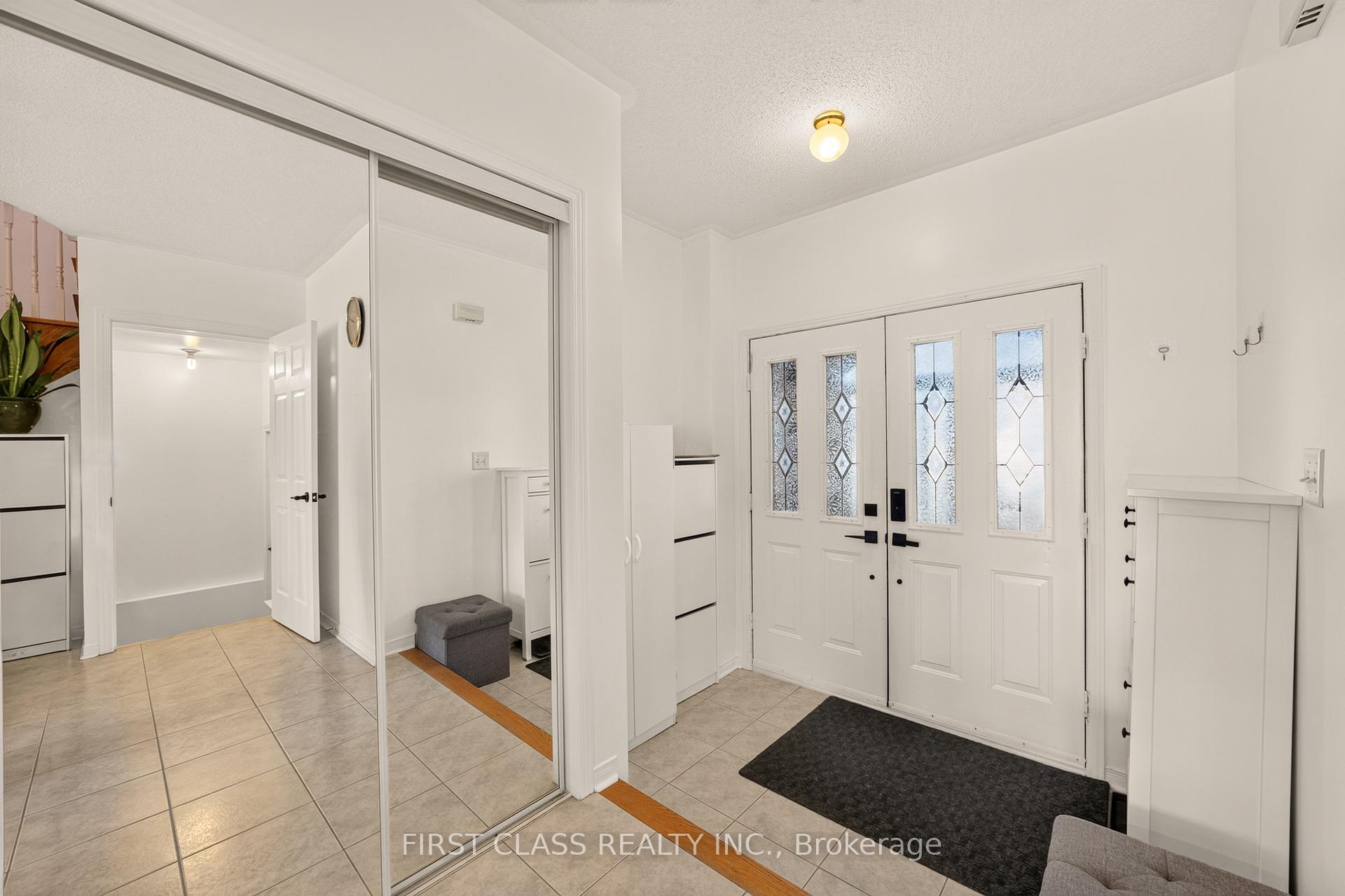 Photo 5 of 38 Pacific Wind Crescent, Brampton, Sandringham-Wellington — HOMEH