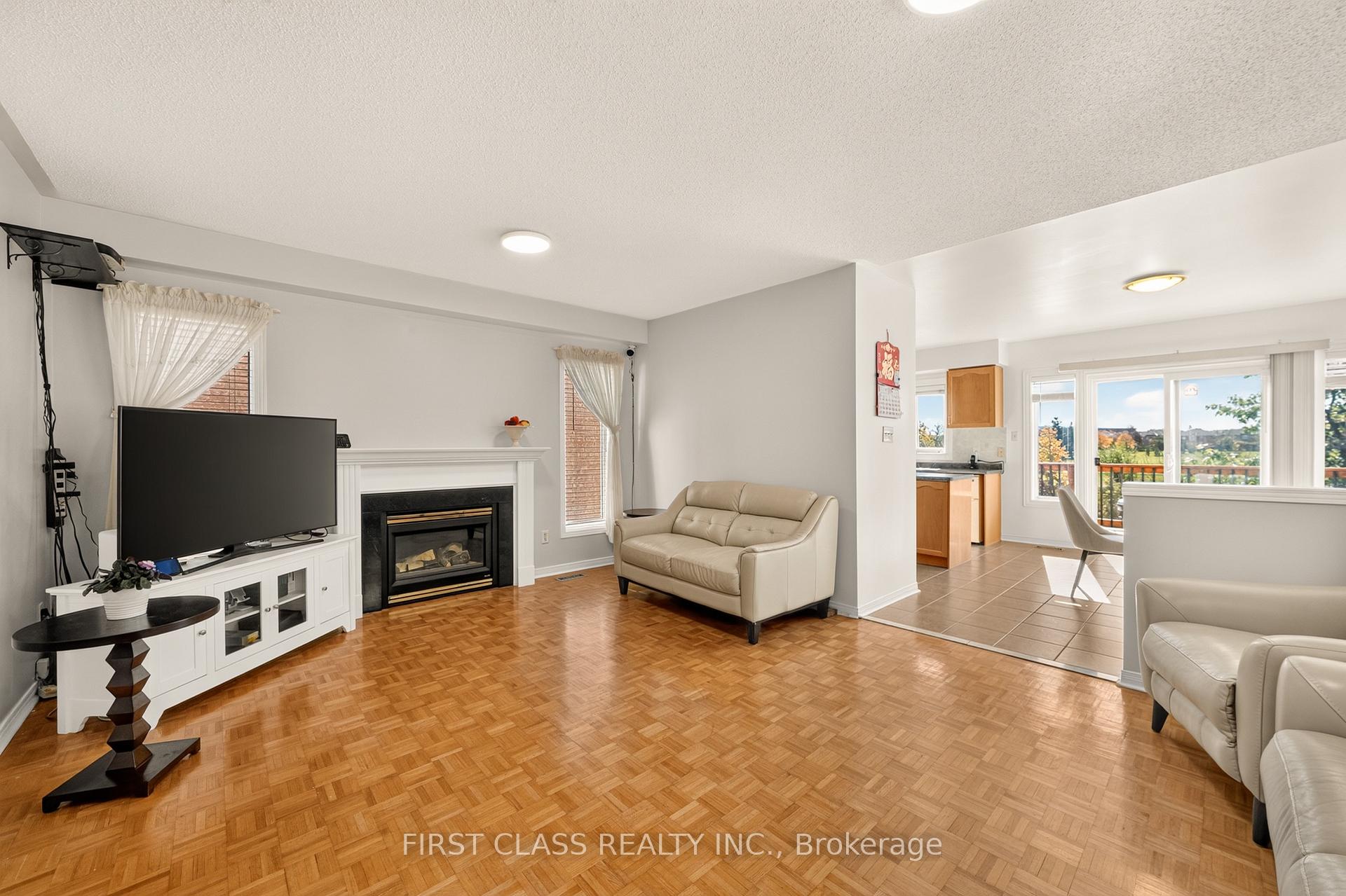 Photo 6 of 38 Pacific Wind Crescent, Brampton, Sandringham-Wellington — HOMEH