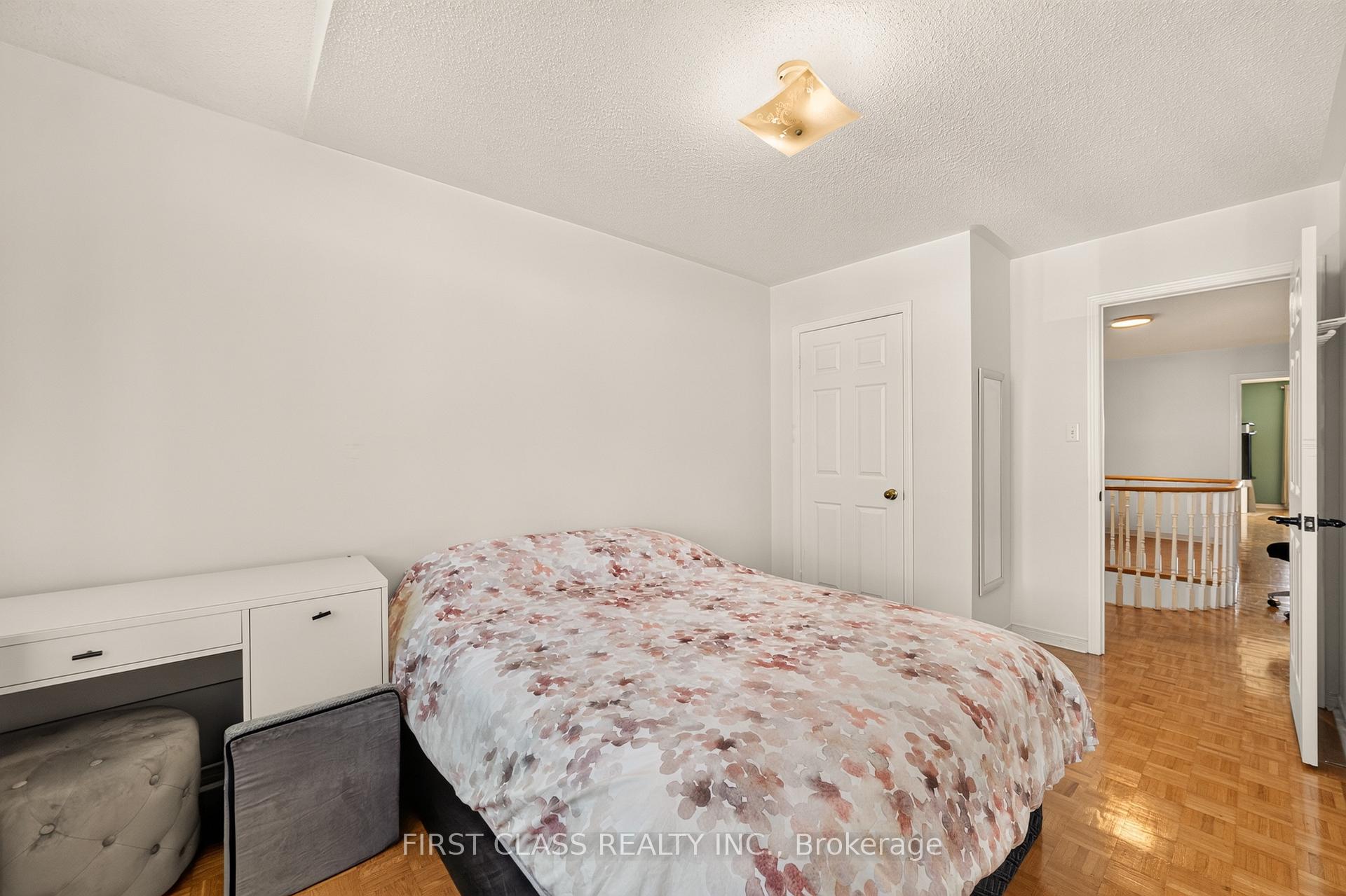 Photo 25 of 38 Pacific Wind Crescent, Brampton, Sandringham-Wellington — HOMEH