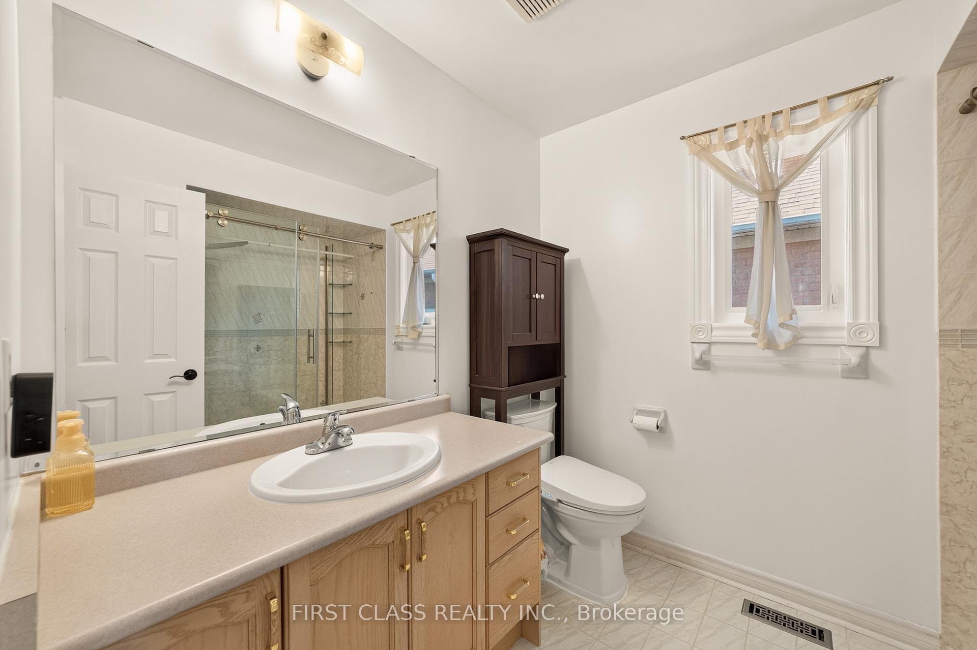 Photo 28 of 38 Pacific Wind Crescent, Brampton, Sandringham-Wellington — HOMEH
