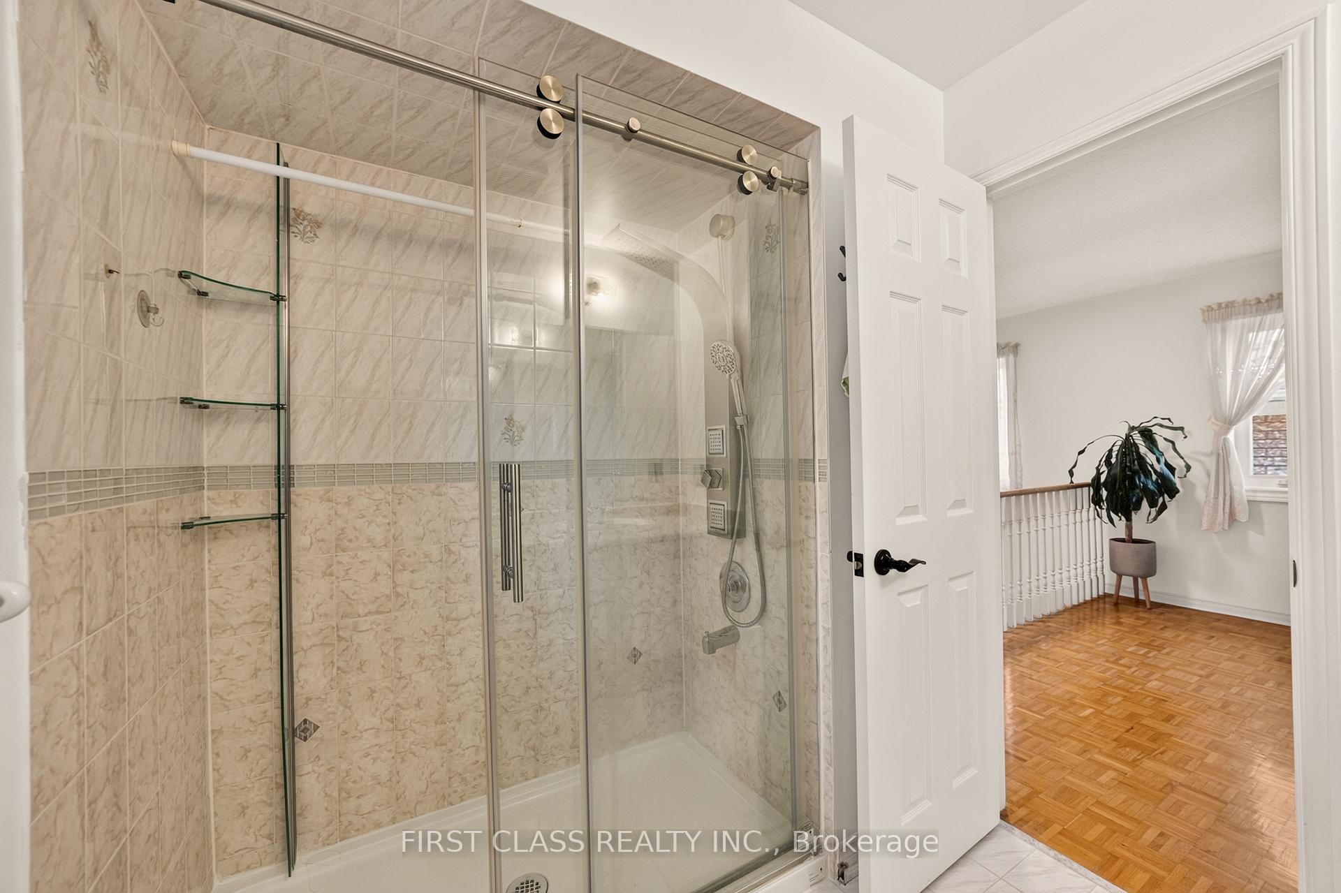 Photo 29 of 38 Pacific Wind Crescent, Brampton, Sandringham-Wellington — HOMEH