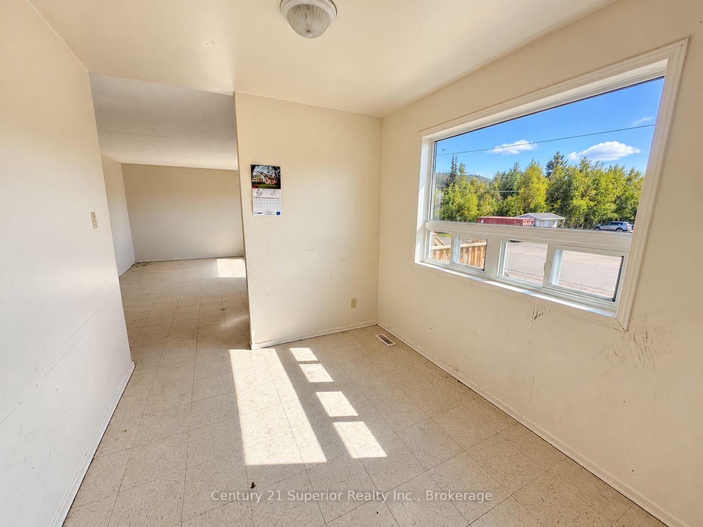 Photo 10 of 107 Simon Street, Schreiber — HOMEH