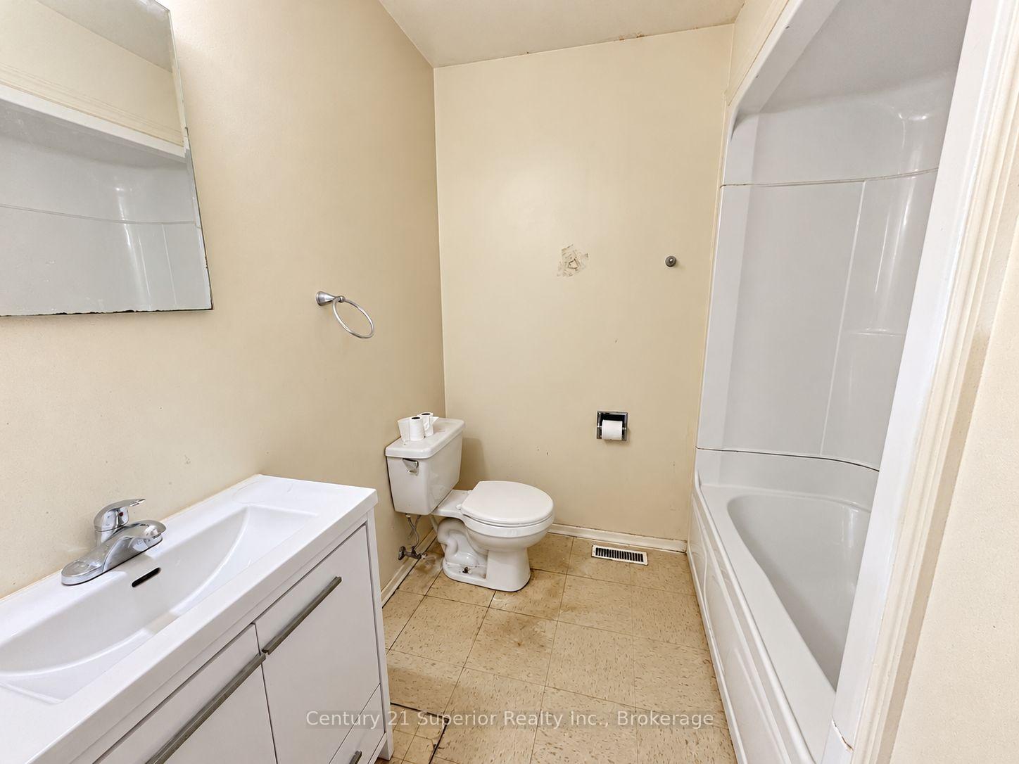 Photo 16 of 107 Simon Street, Schreiber — HOMEH