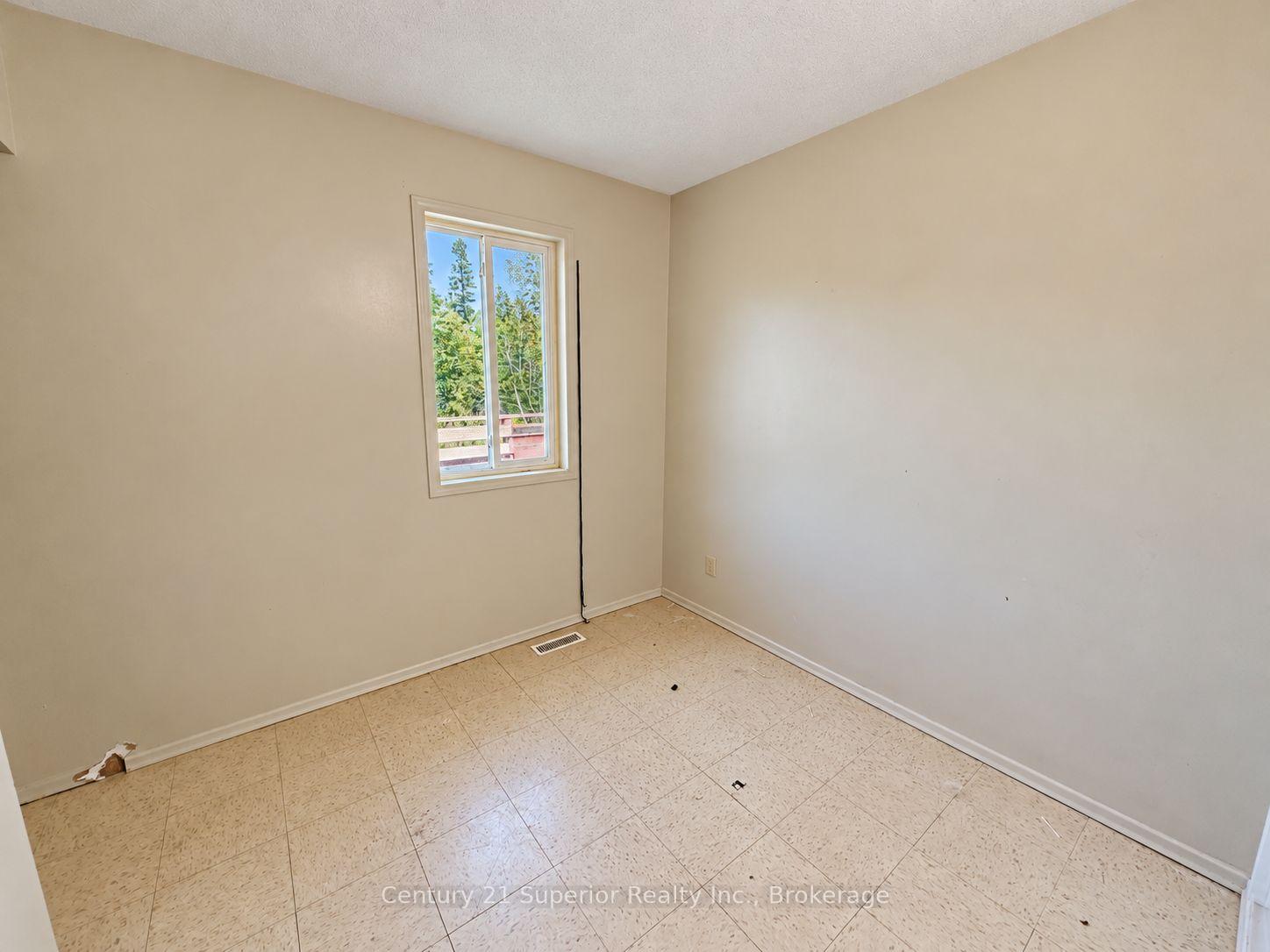 Photo 18 of 107 Simon Street, Schreiber — HOMEH