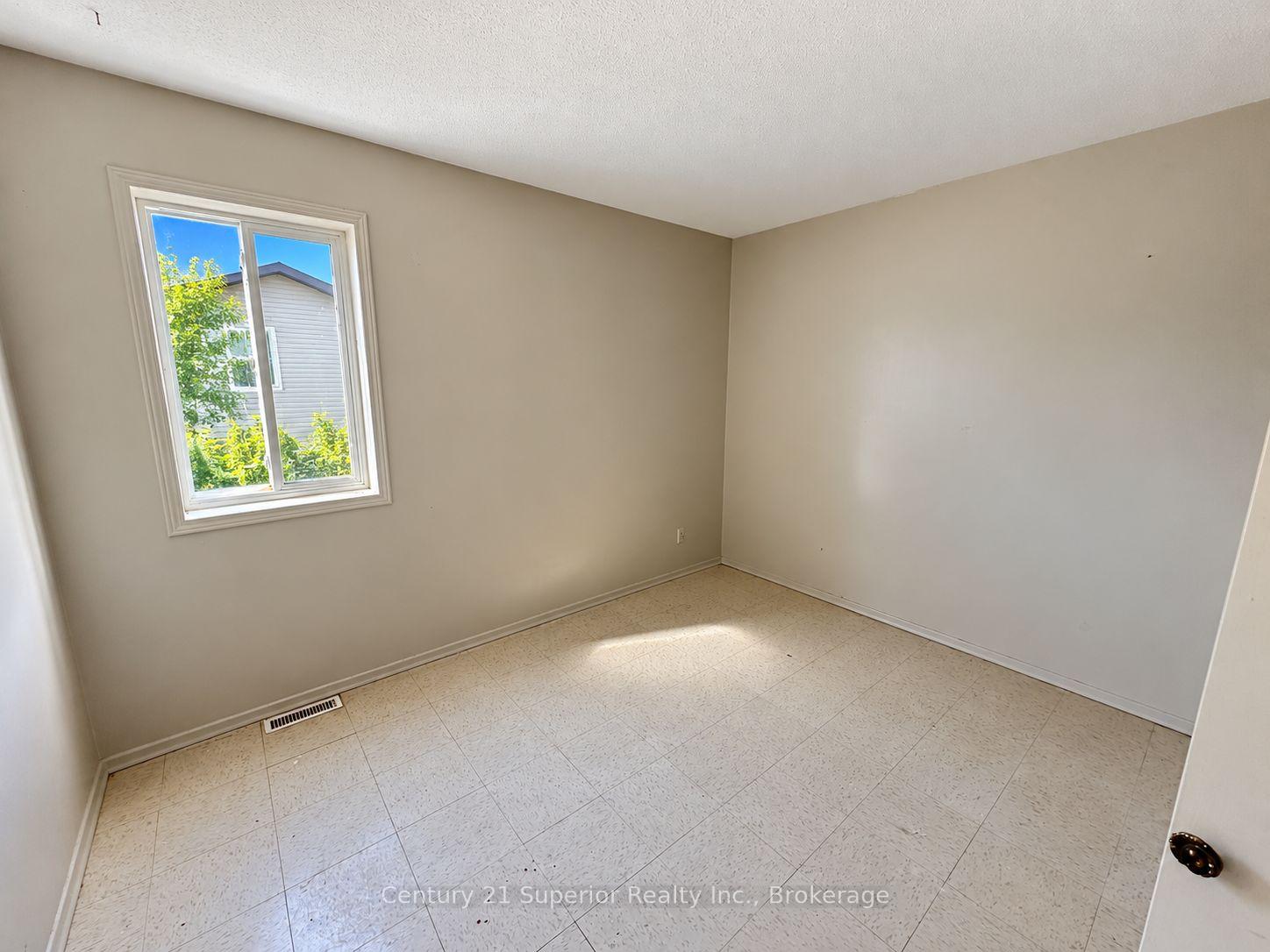 Photo 19 of 107 Simon Street, Schreiber — HOMEH