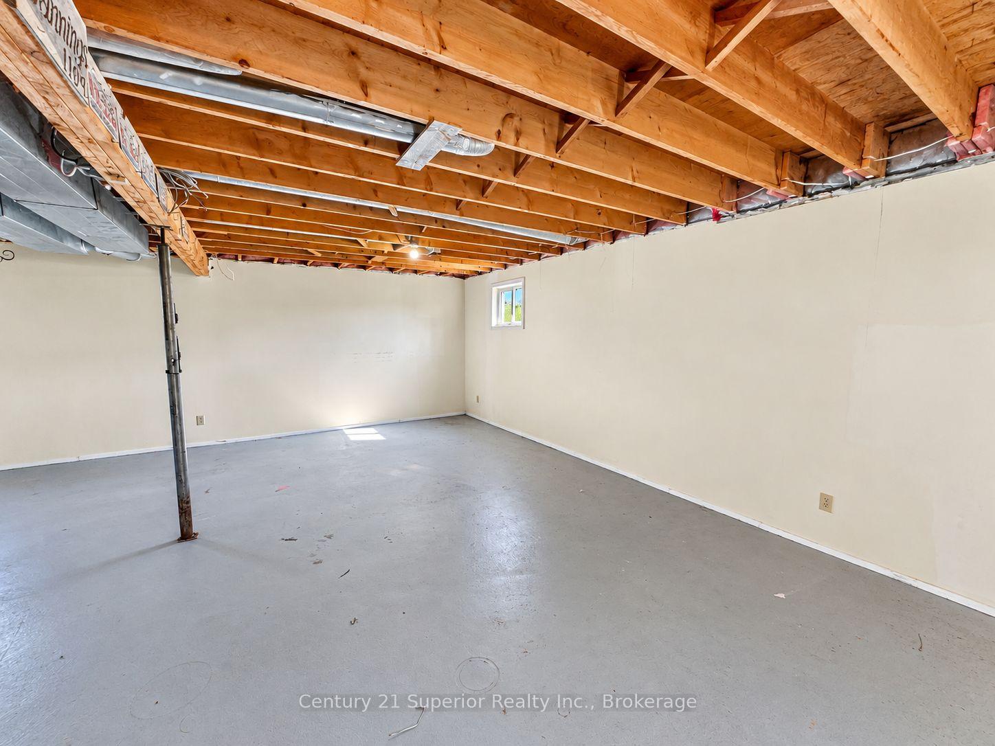 Photo 25 of 107 Simon Street, Schreiber — HOMEH