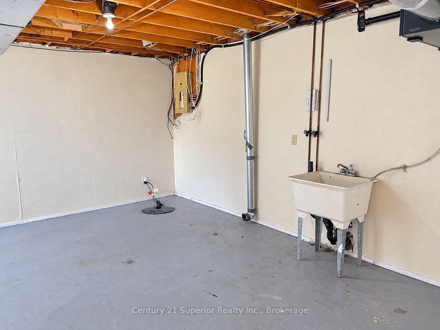 Photo 31 of 107 Simon Street, Schreiber — HOMEH