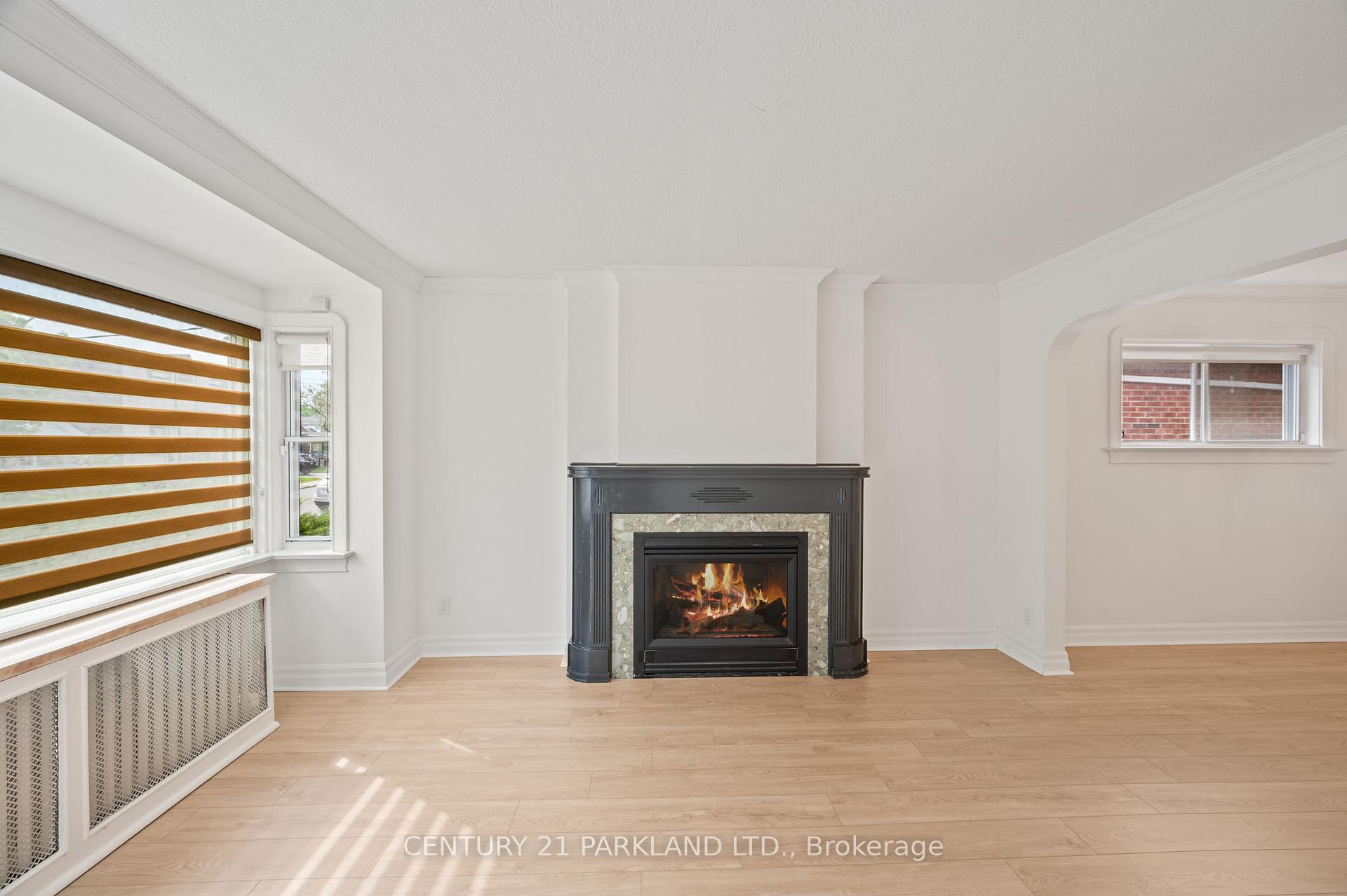 Photo 5 of 6 Roblin Avenue, Toronto, East York — HOMEH