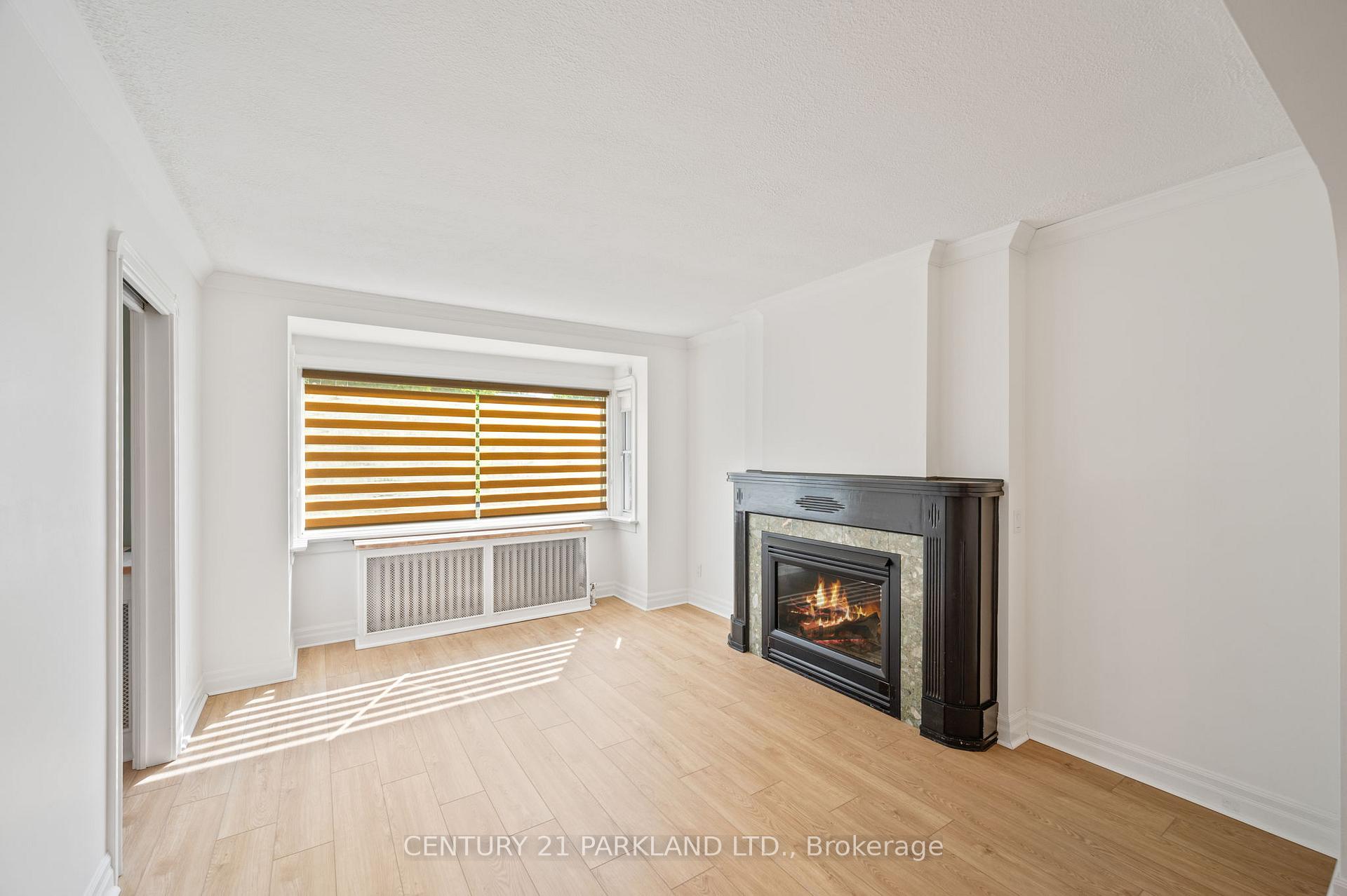 Photo 6 of 6 Roblin Avenue, Toronto, East York — HOMEH