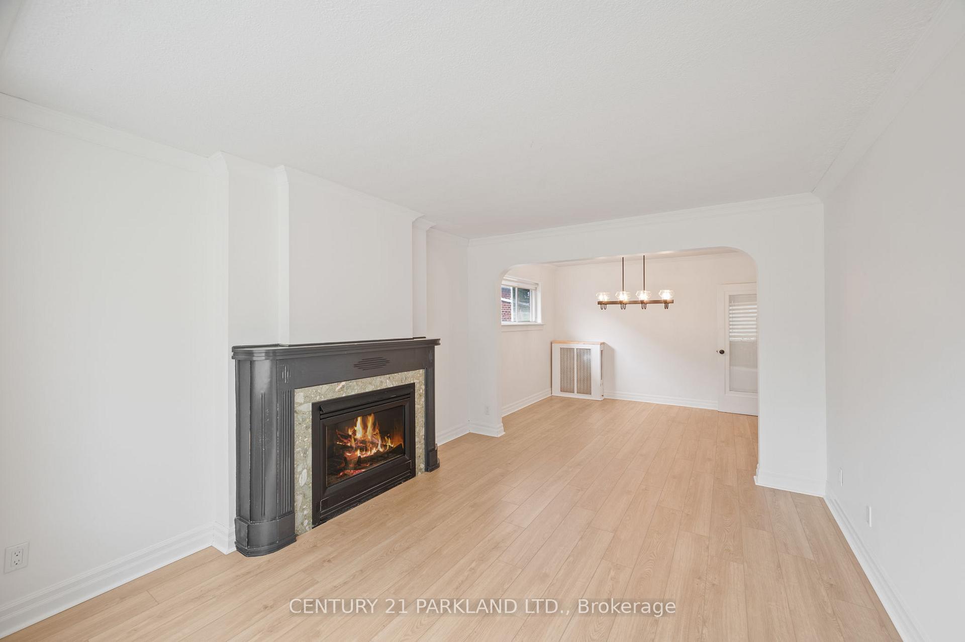 Photo 7 of 6 Roblin Avenue, Toronto, East York — HOMEH