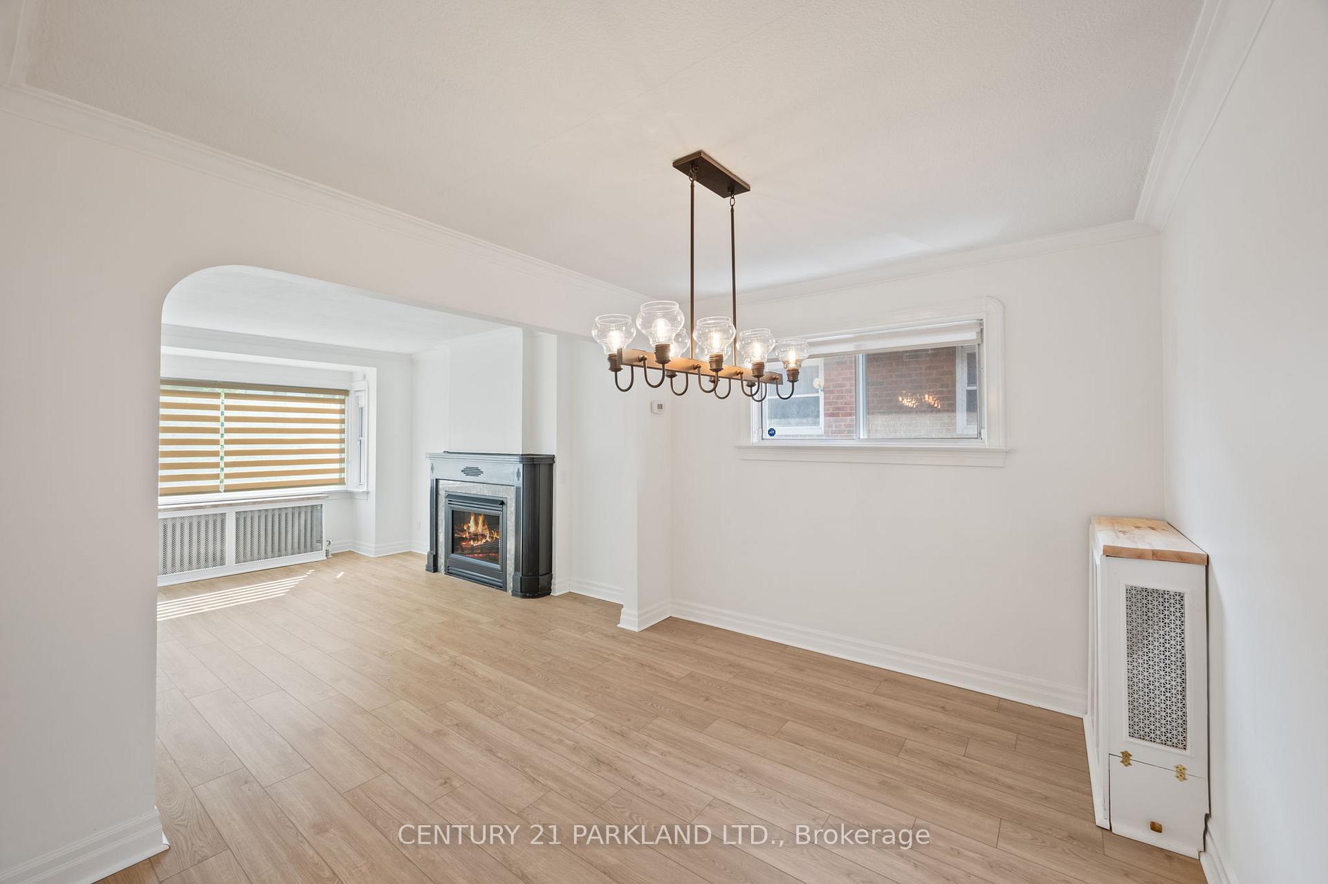 Photo 8 of 6 Roblin Avenue, Toronto, East York — HOMEH
