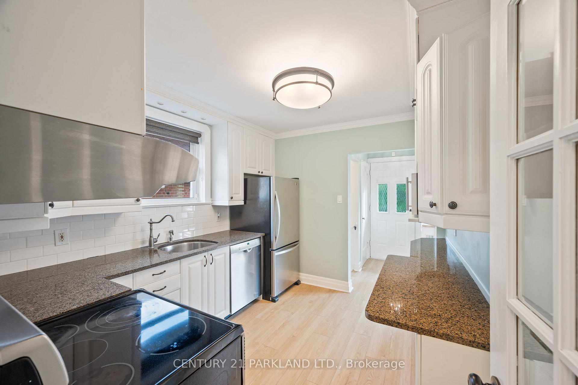 Photo 11 of 6 Roblin Avenue, Toronto, East York — HOMEH