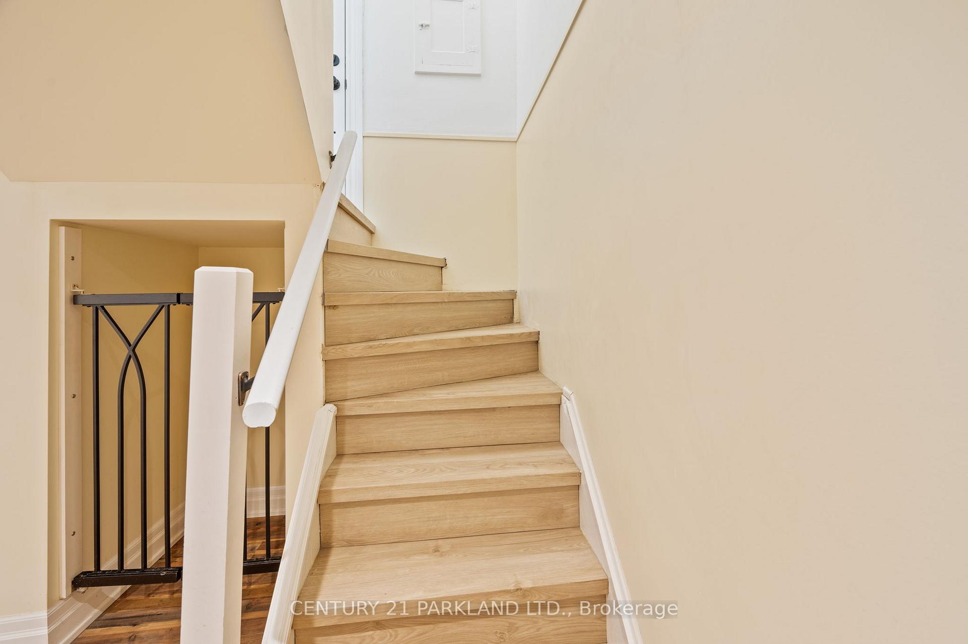 Photo 31 of 6 Roblin Avenue, Toronto, East York — HOMEH