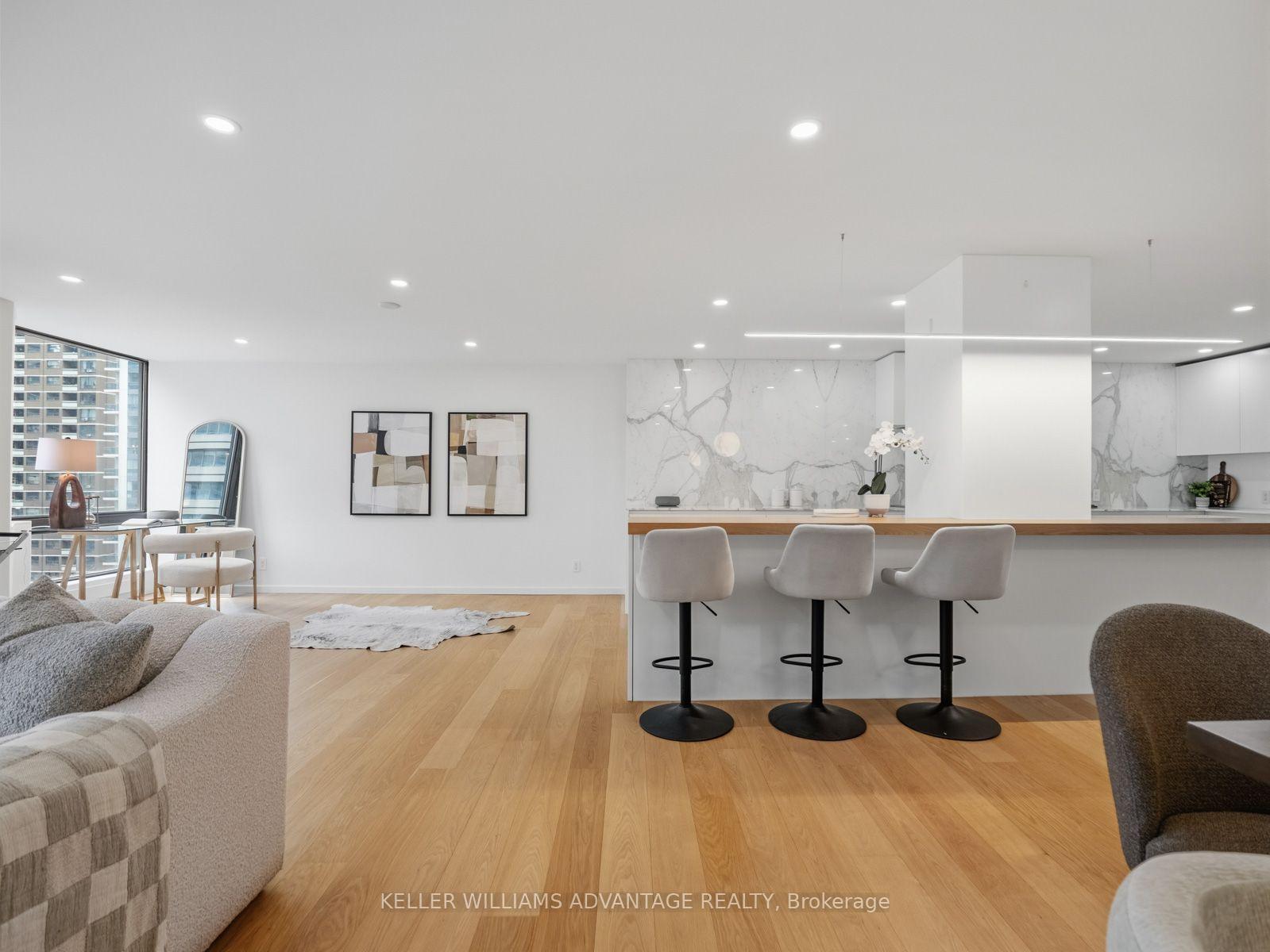 Photo 11 of Unit 1002, 1166 Bay Street, Toronto, Bay Street Corridor — HOMEH