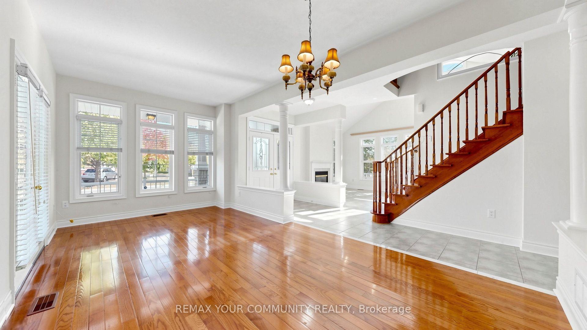 Photo 7 of 45 Manorwood Drive, Markham, Berczy — HOMEH