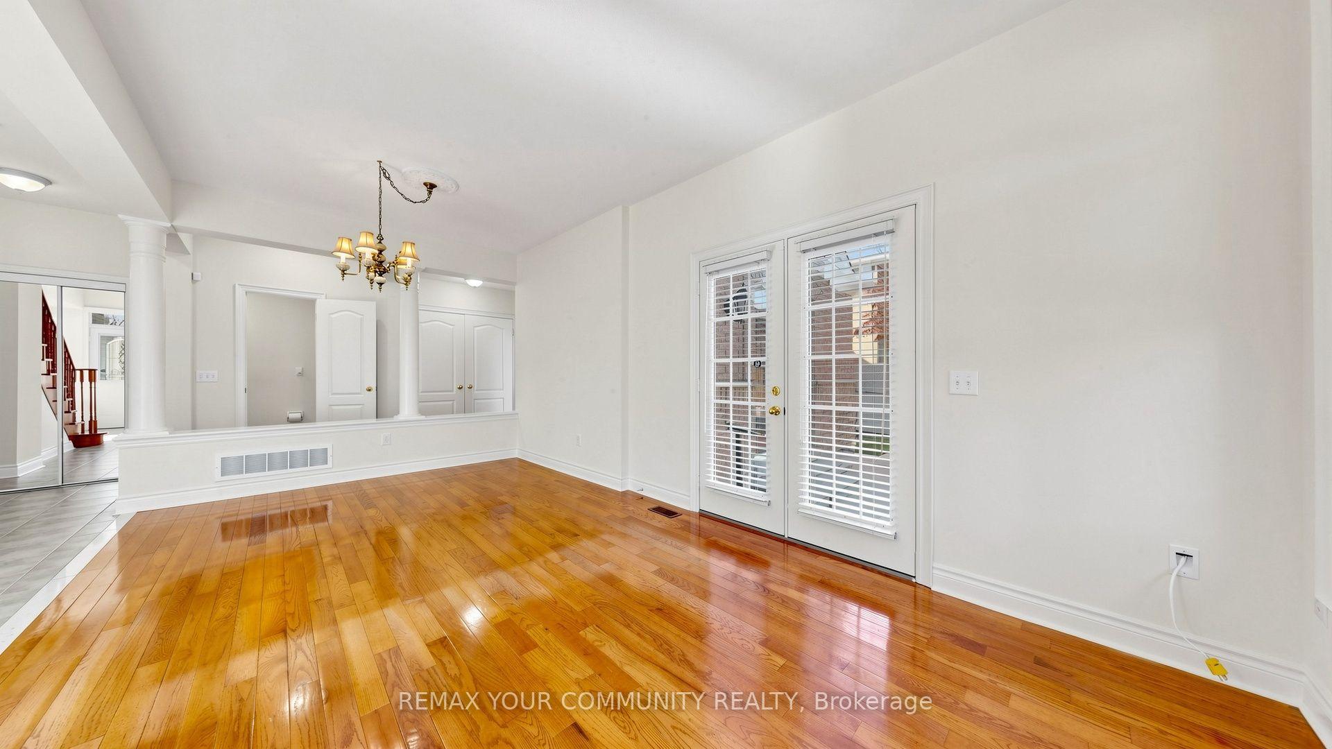 Photo 15 of 45 Manorwood Drive, Markham, Berczy — HOMEH
