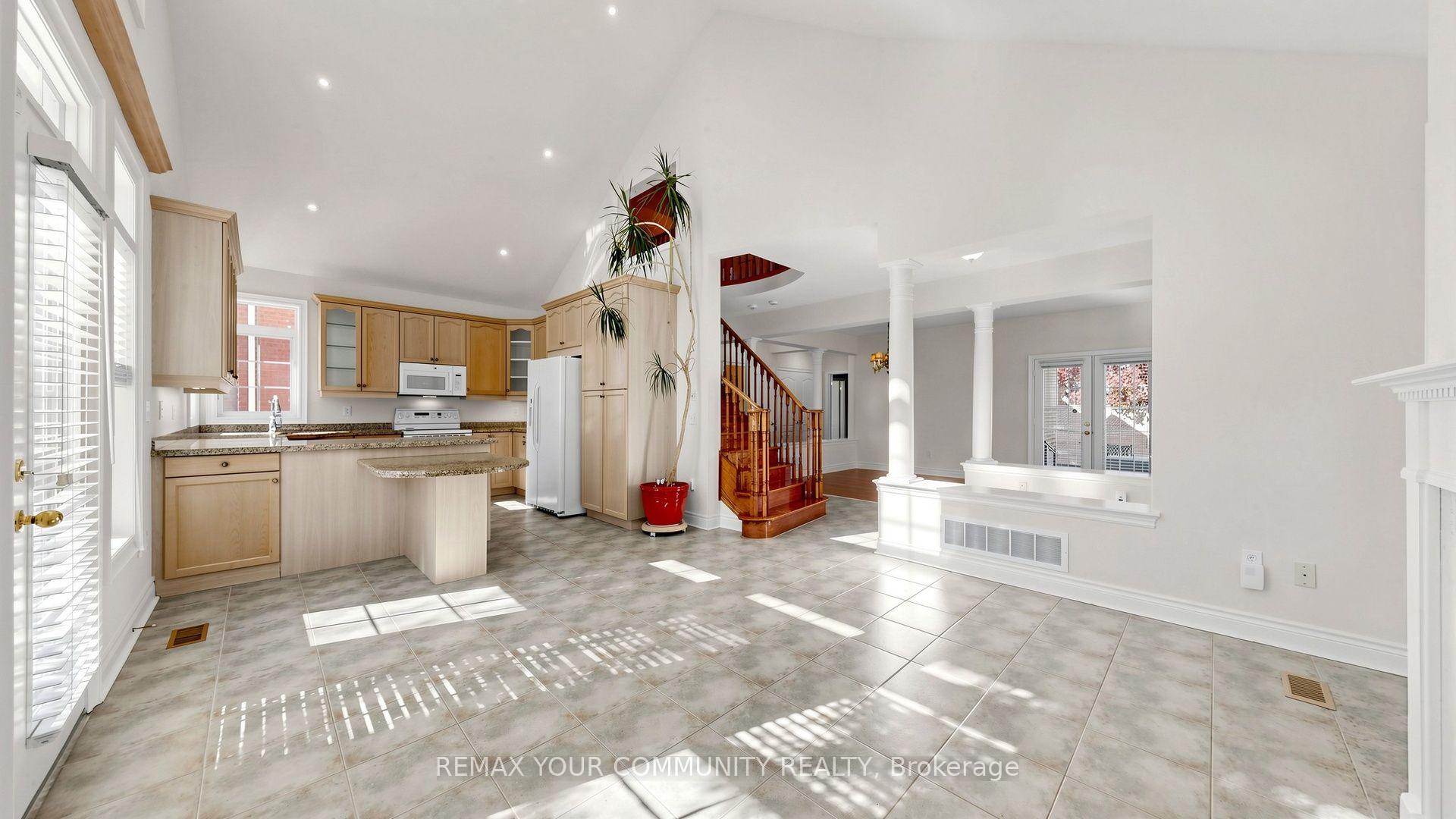 Photo 11 of 45 Manorwood Drive, Markham, Berczy — HOMEH