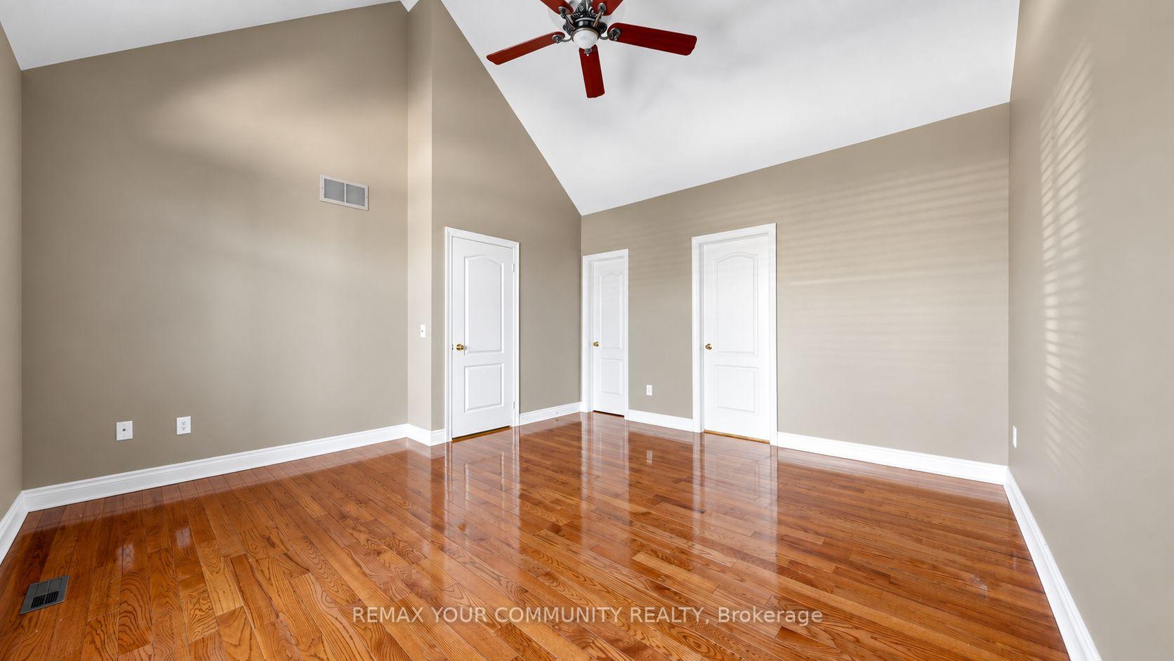 Photo 14 of 45 Manorwood Drive, Markham, Berczy — HOMEH