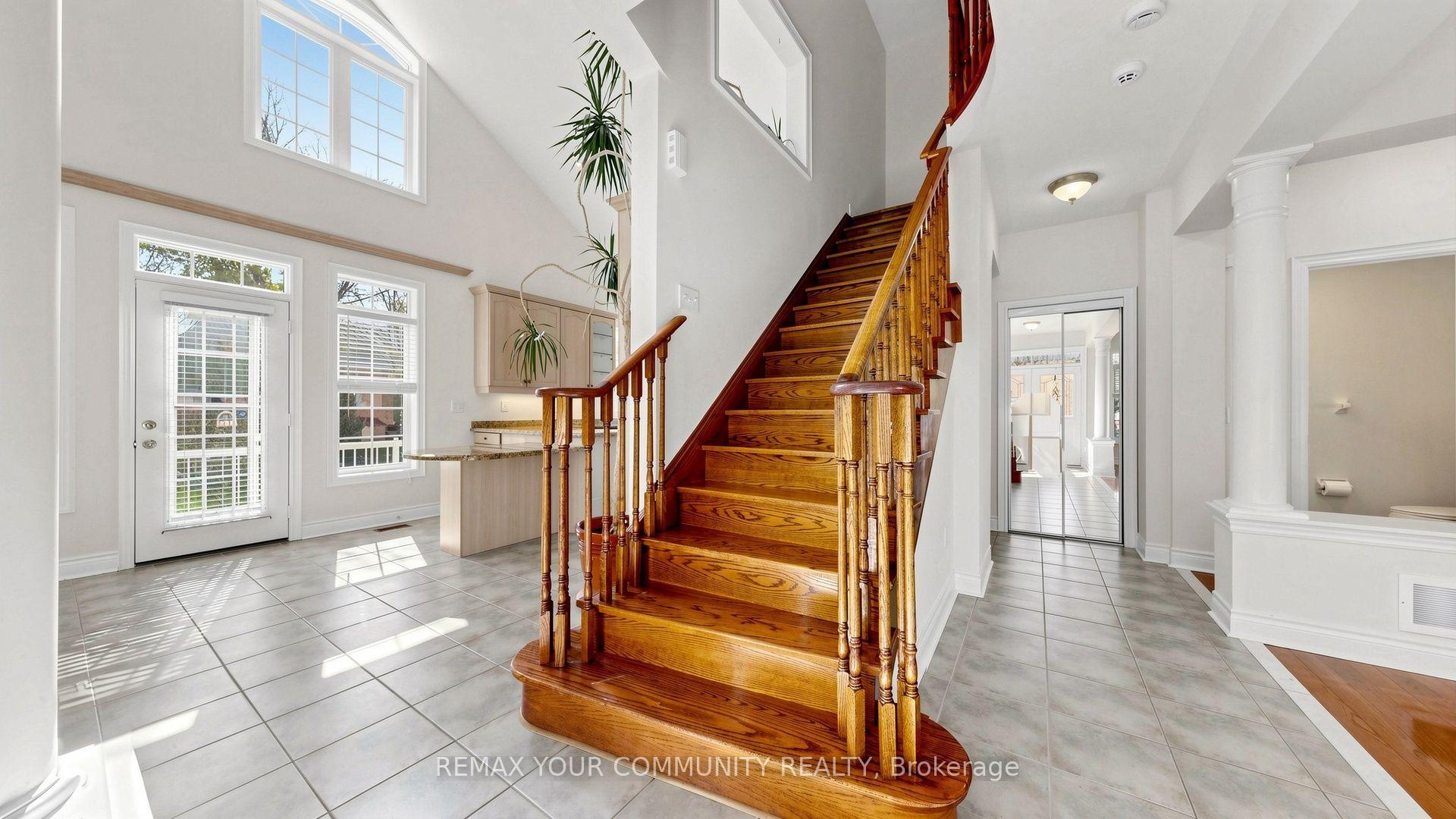 Photo 35 of 45 Manorwood Drive, Markham, Berczy — HOMEH