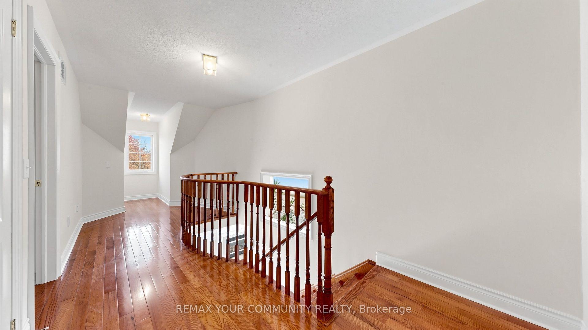 Photo 37 of 45 Manorwood Drive, Markham, Berczy — HOMEH
