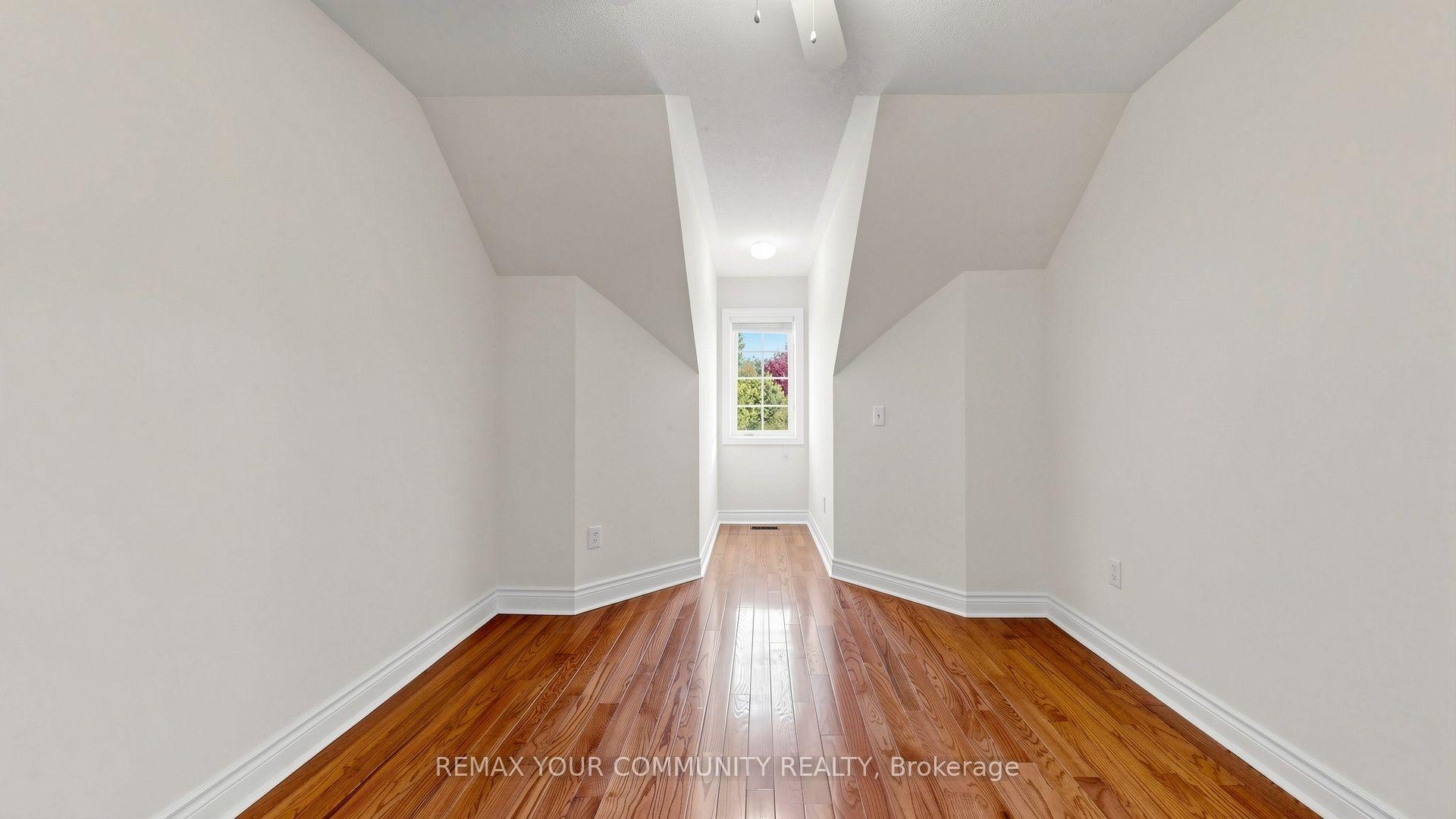 Photo 39 of 45 Manorwood Drive, Markham, Berczy — HOMEH