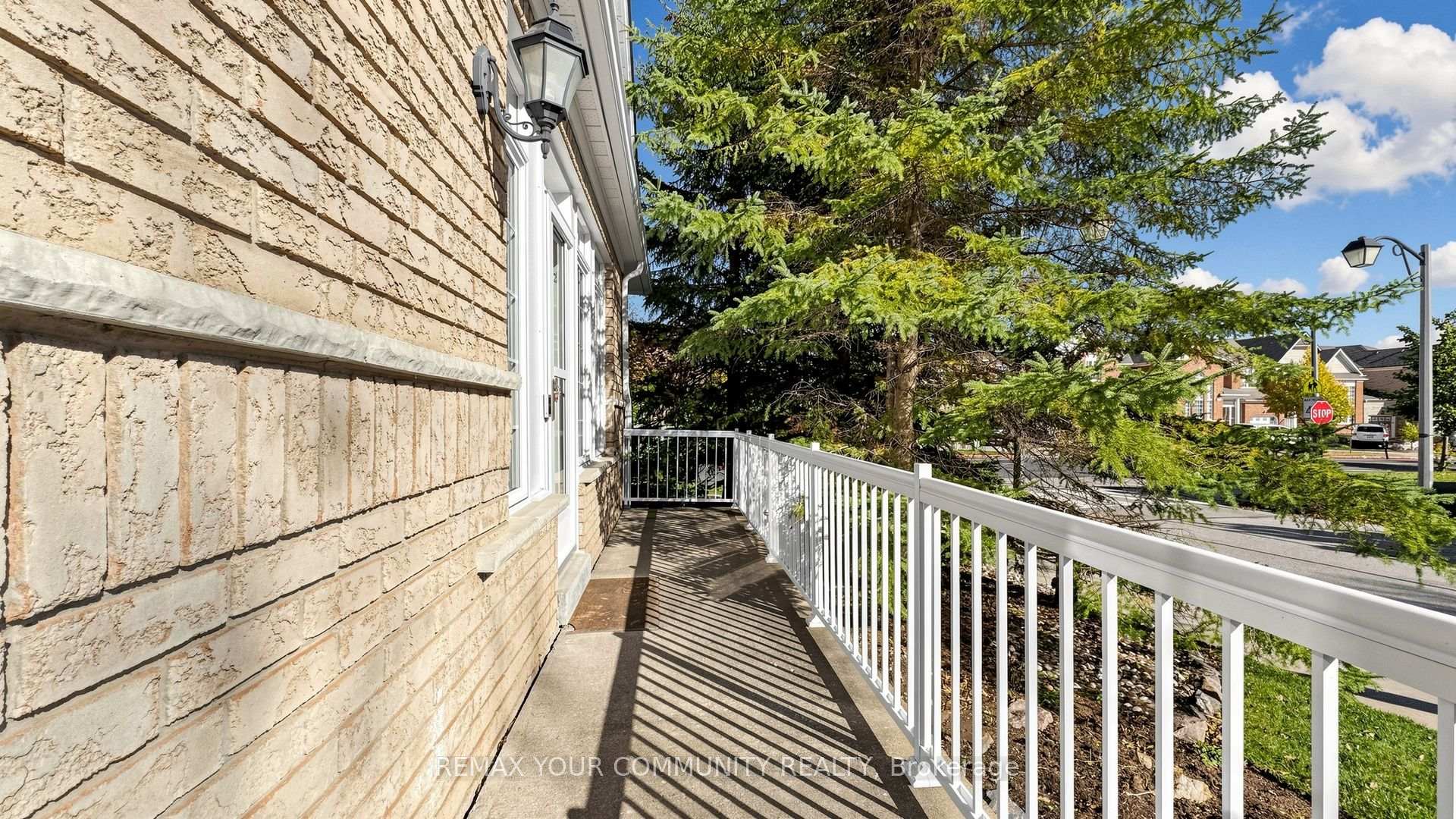 Photo 38 of 45 Manorwood Drive, Markham, Berczy — HOMEH