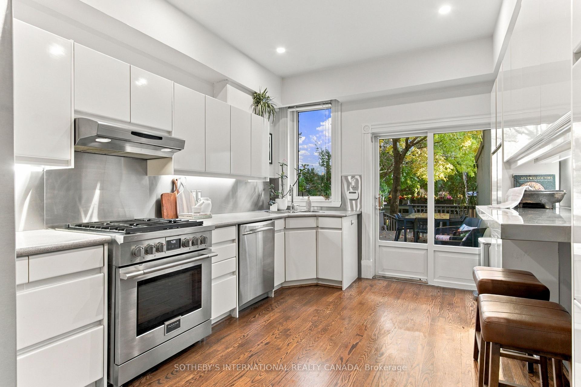 Photo 11 of 411 Wellesley Street E, Toronto, Cabbagetown-South St. James Town — HOMEH