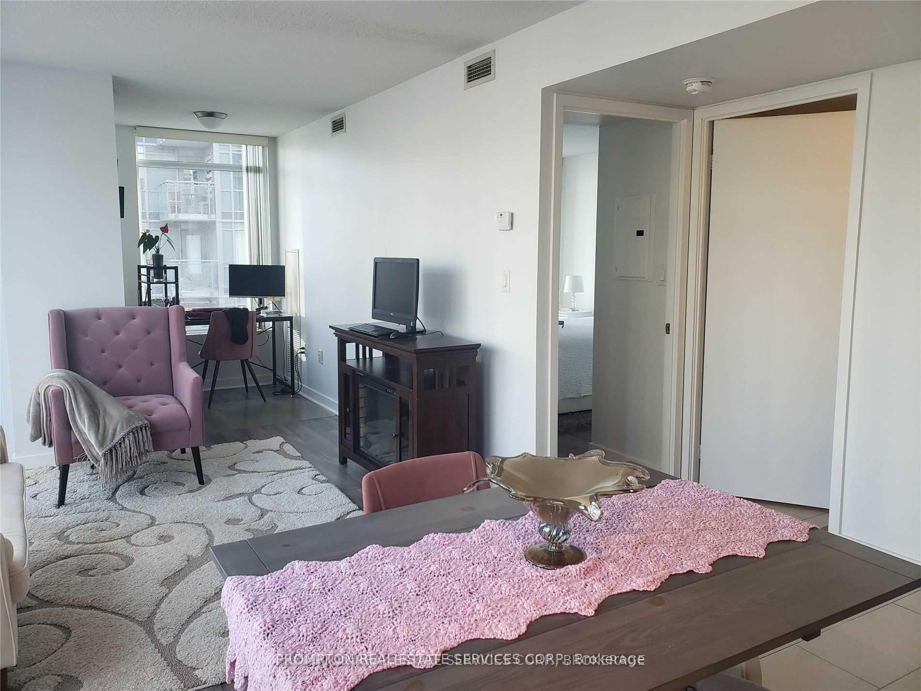 Photo 2 of Unit 817, 15 Brunel Court, Toronto, Waterfront Communities — HOMEH