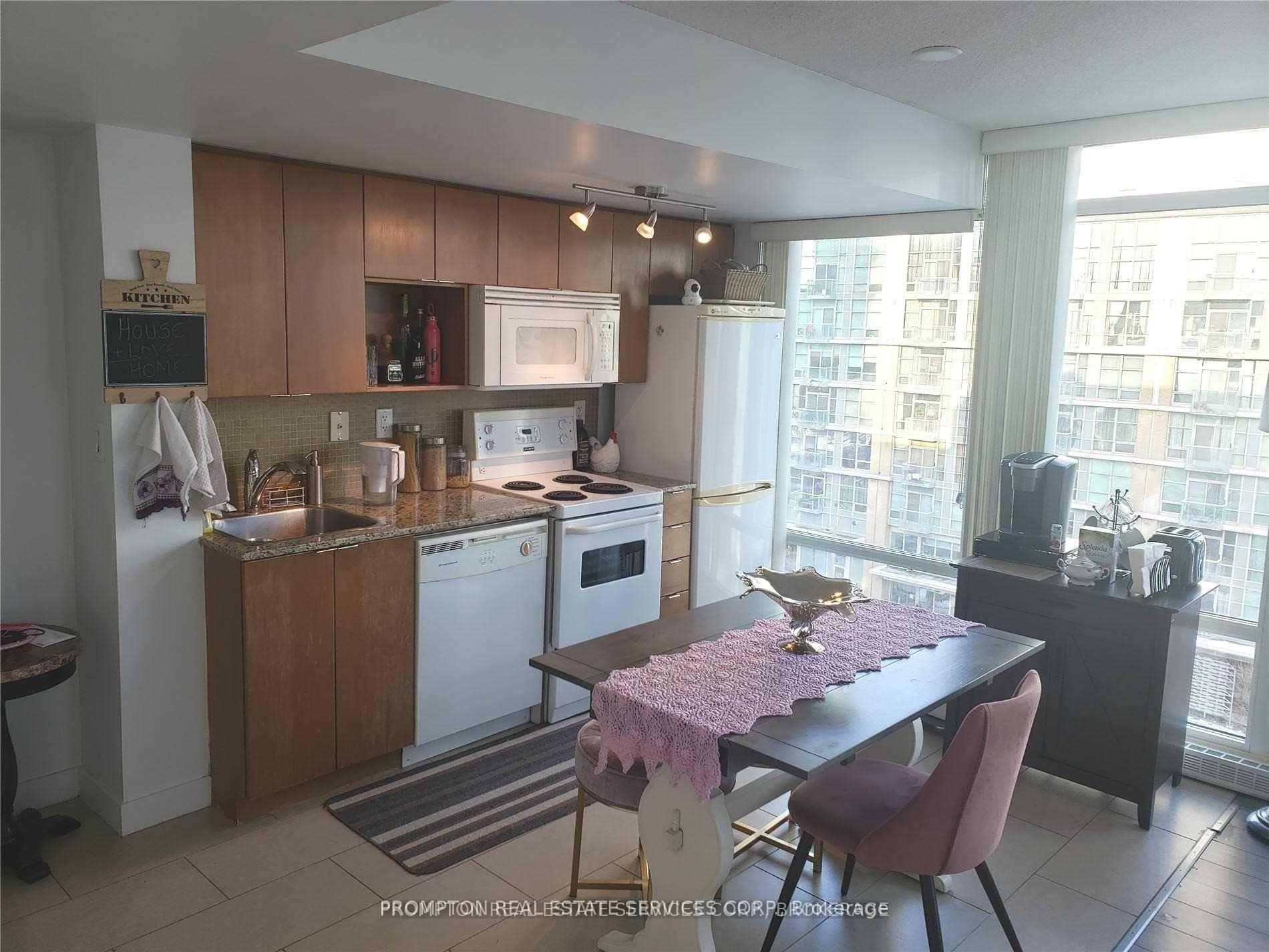 Photo 3 of Unit 817, 15 Brunel Court, Toronto, Waterfront Communities — HOMEH