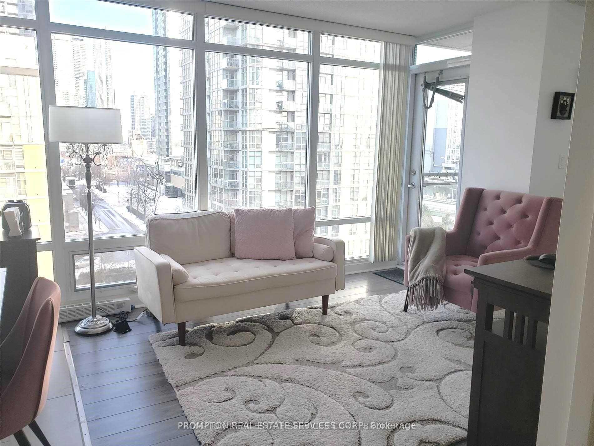 Photo 4 of Unit 817, 15 Brunel Court, Toronto, Waterfront Communities — HOMEH