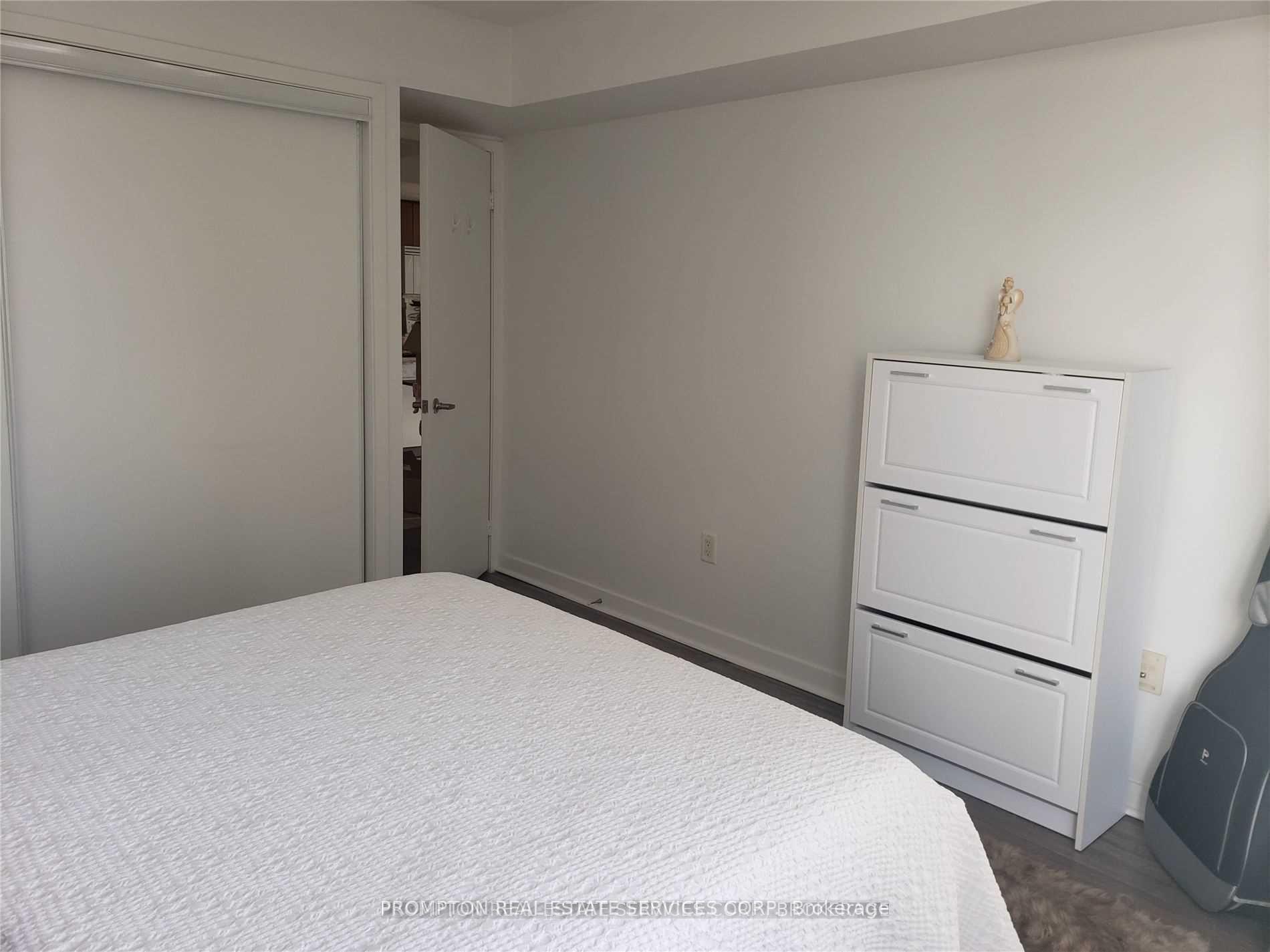 Photo 7 of Unit 817, 15 Brunel Court, Toronto, Waterfront Communities — HOMEH