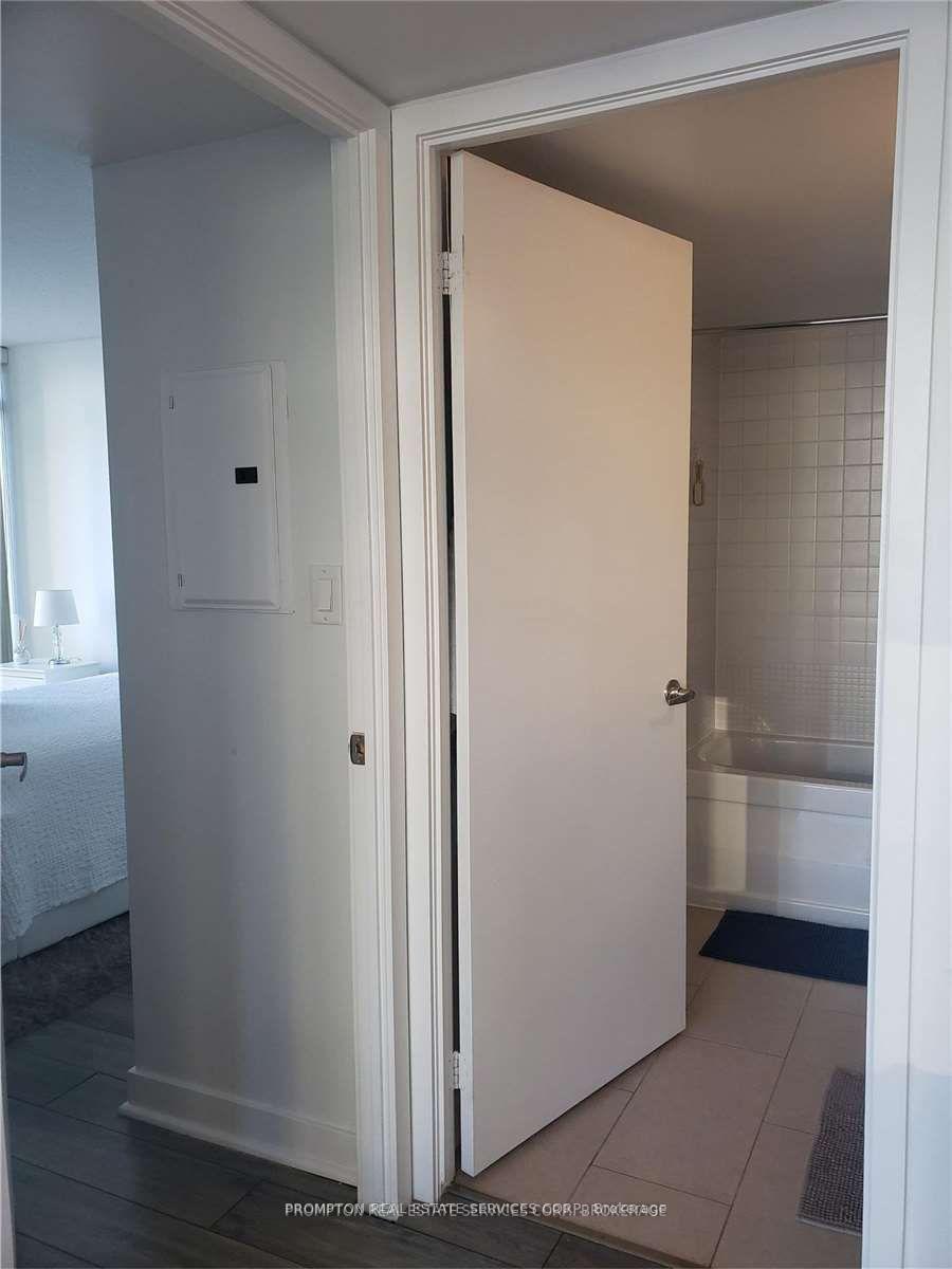 Photo 14 of Unit 817, 15 Brunel Court, Toronto, Waterfront Communities — HOMEH