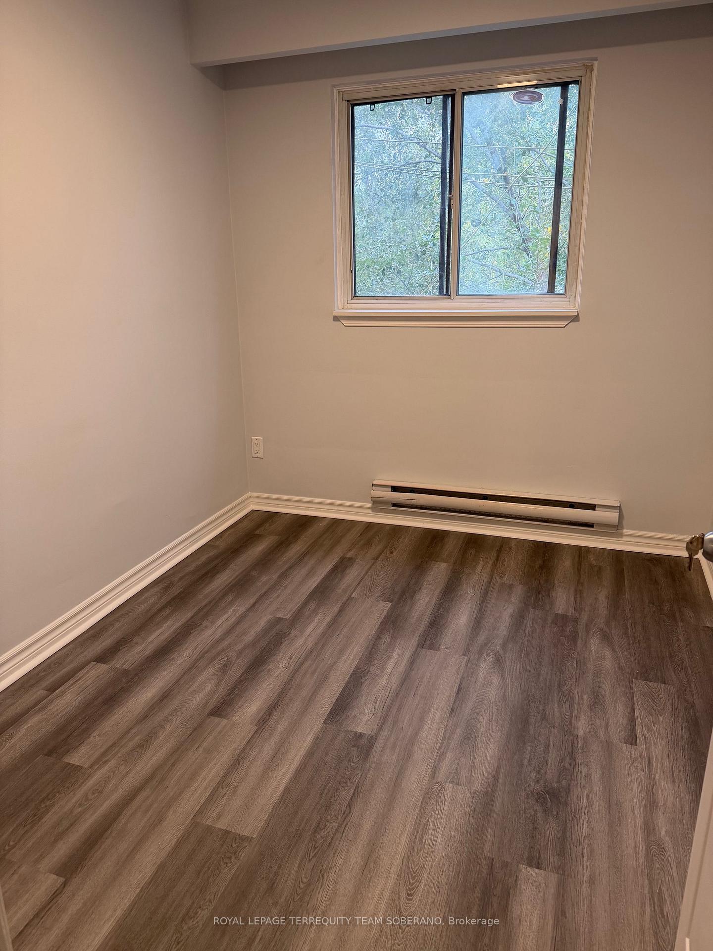 Photo 2 of Unit Upper, 963 Eglinton Avenue, Toronto, Humewood-Cedarvale — HOMEH