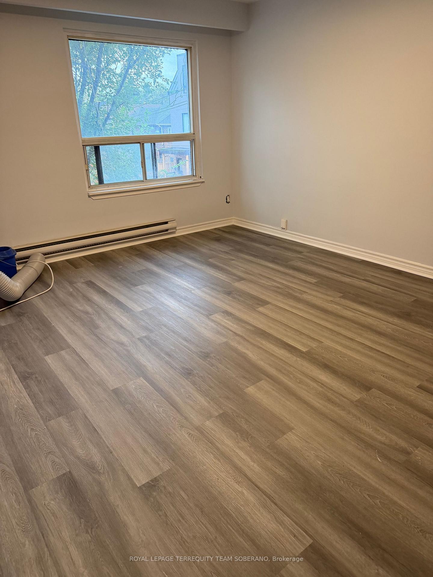 Photo 7 of Unit Upper, 963 Eglinton Avenue, Toronto, Humewood-Cedarvale — HOMEH