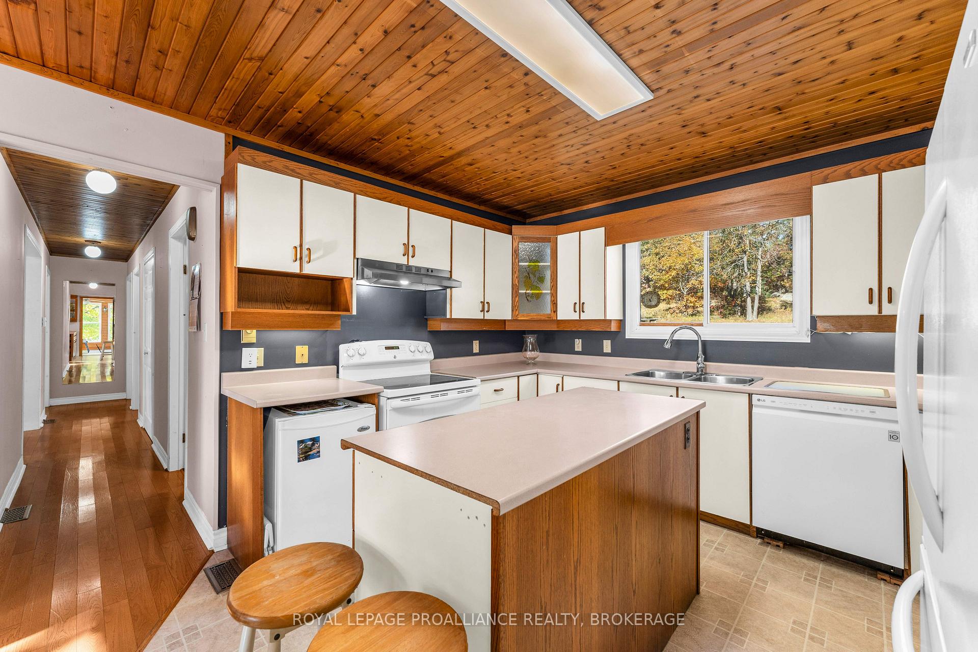 Photo 8 of 2089 Crow Lake Road, Frontenac, Frontenac Centre — HOMEH