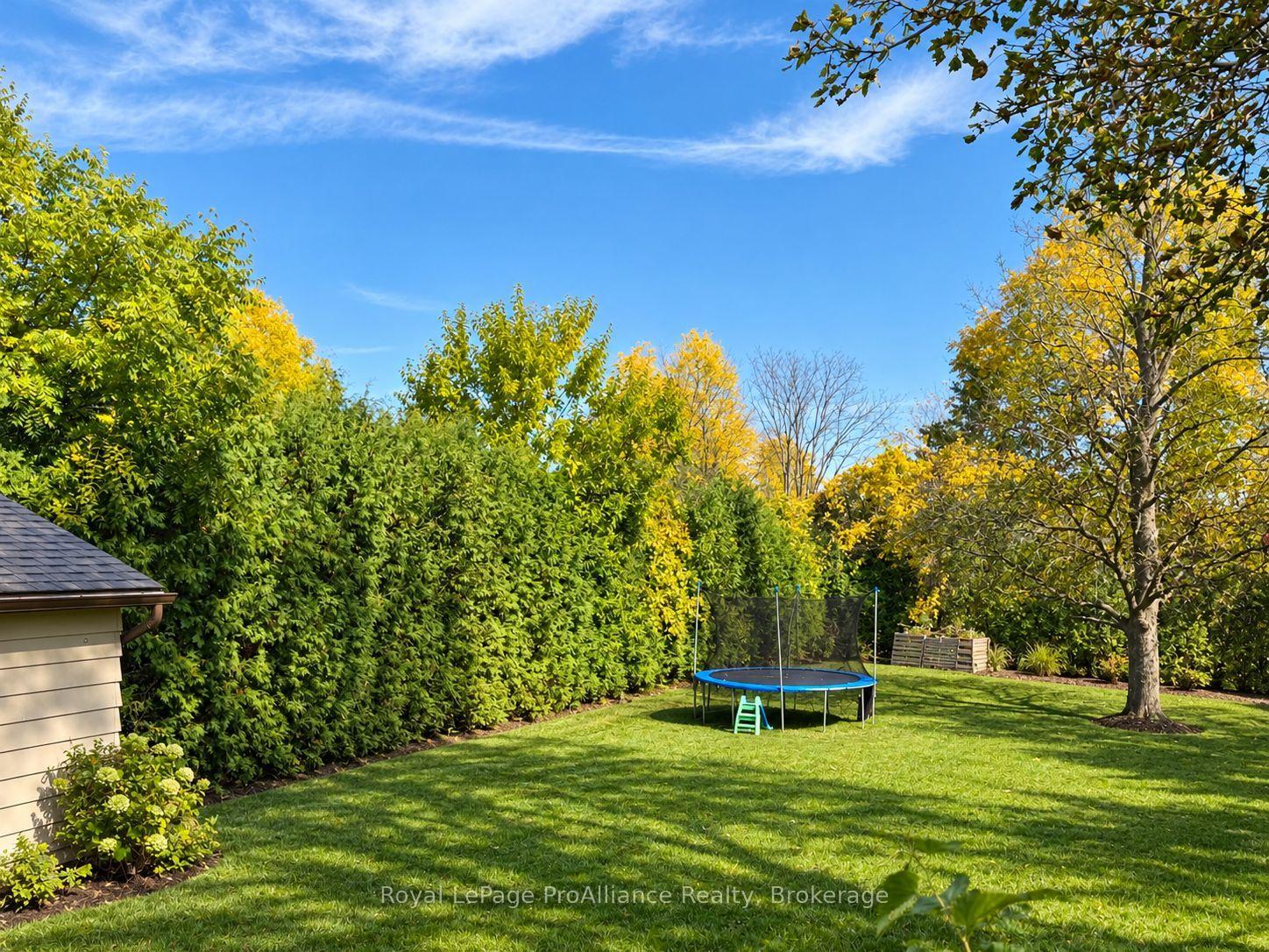 Photo 18 of 854 Barnardo Avenue, Peterborough, Northcrest Ward 5 — HOMEH