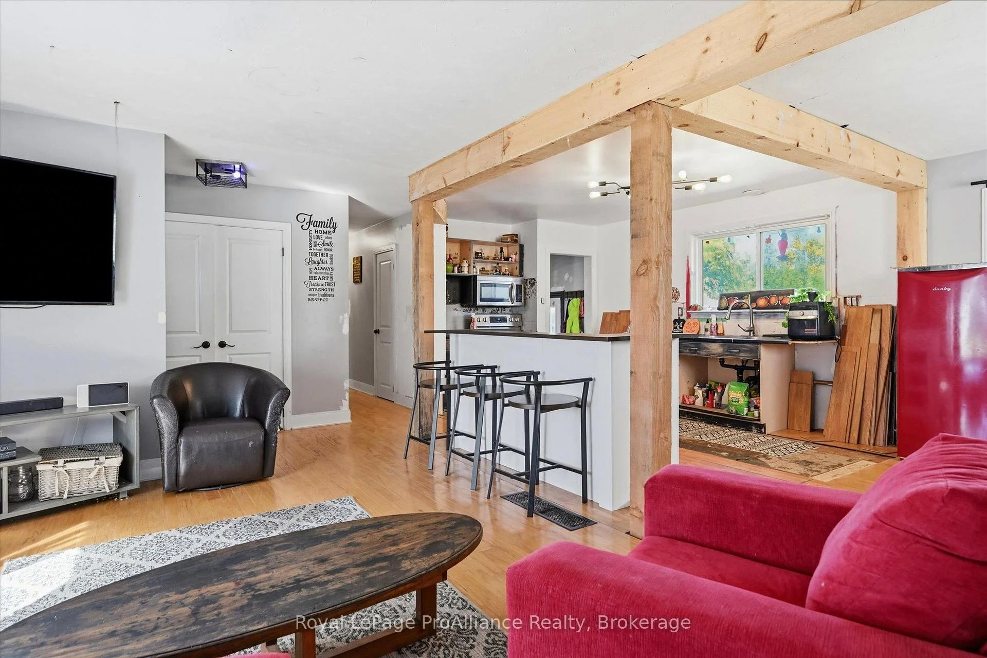 Photo 14 of 854 Barnardo Avenue, Peterborough, Northcrest Ward 5 — HOMEH