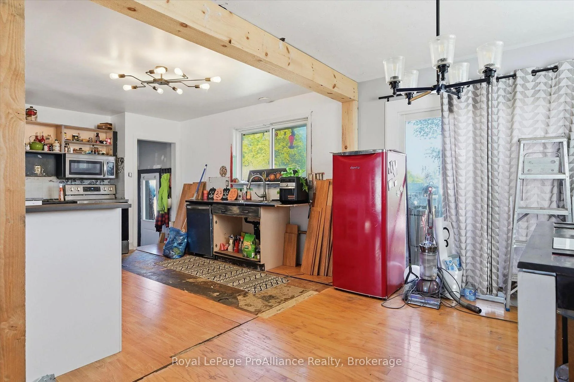 Photo 19 of 854 Barnardo Avenue, Peterborough, Northcrest Ward 5 — HOMEH