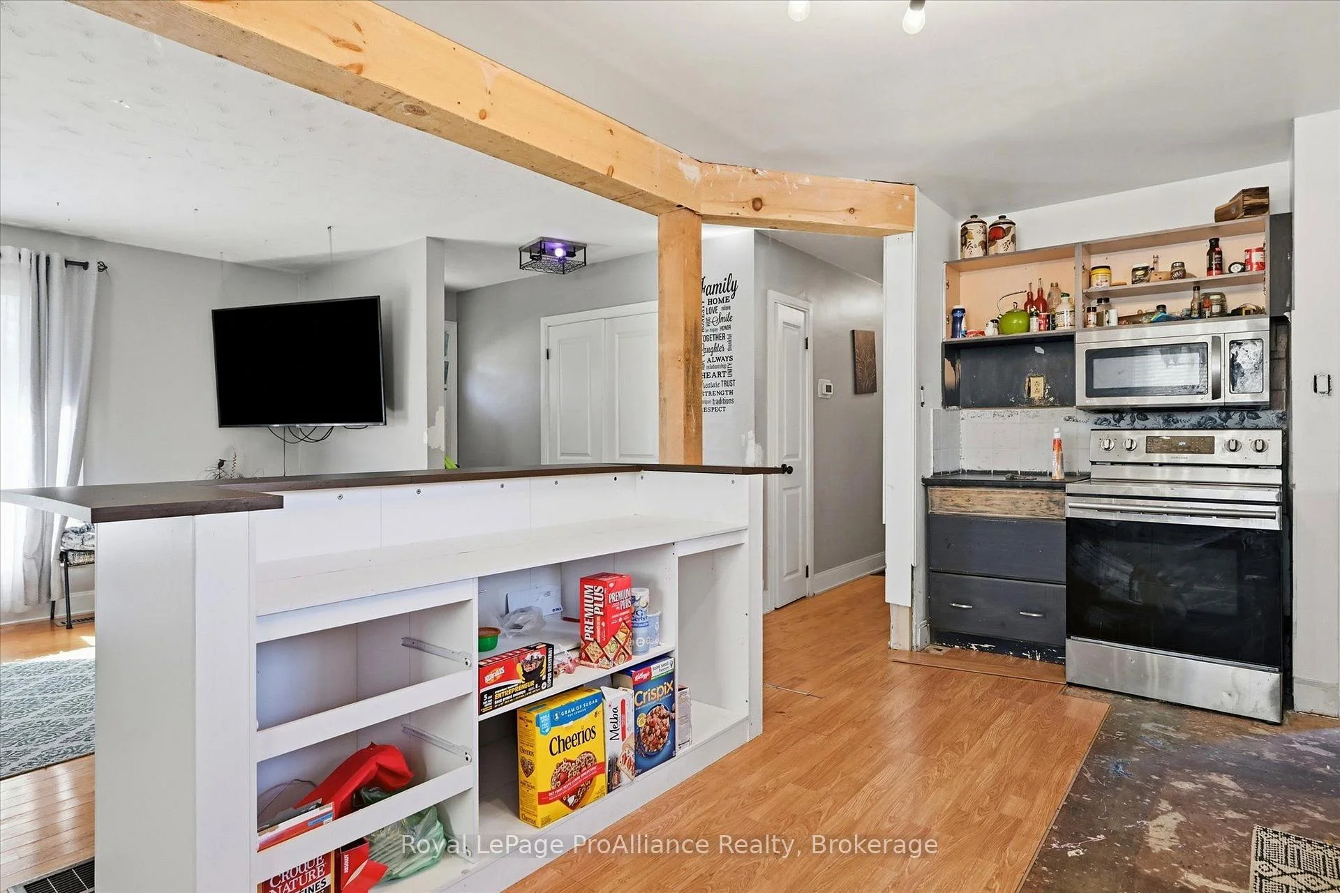 Photo 24 of 854 Barnardo Avenue, Peterborough, Northcrest Ward 5 — HOMEH