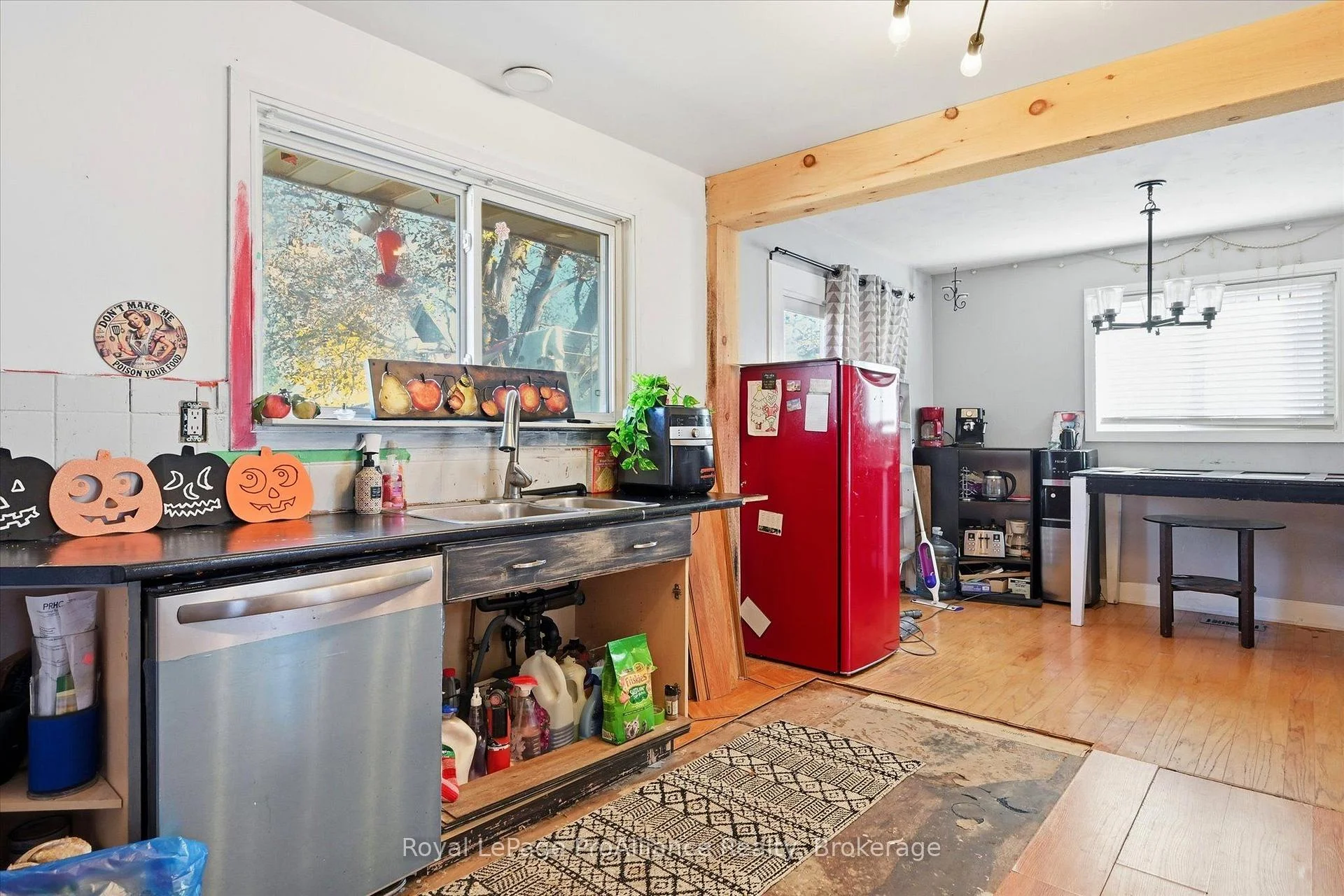 Photo 28 of 854 Barnardo Avenue, Peterborough, Northcrest Ward 5 — HOMEH