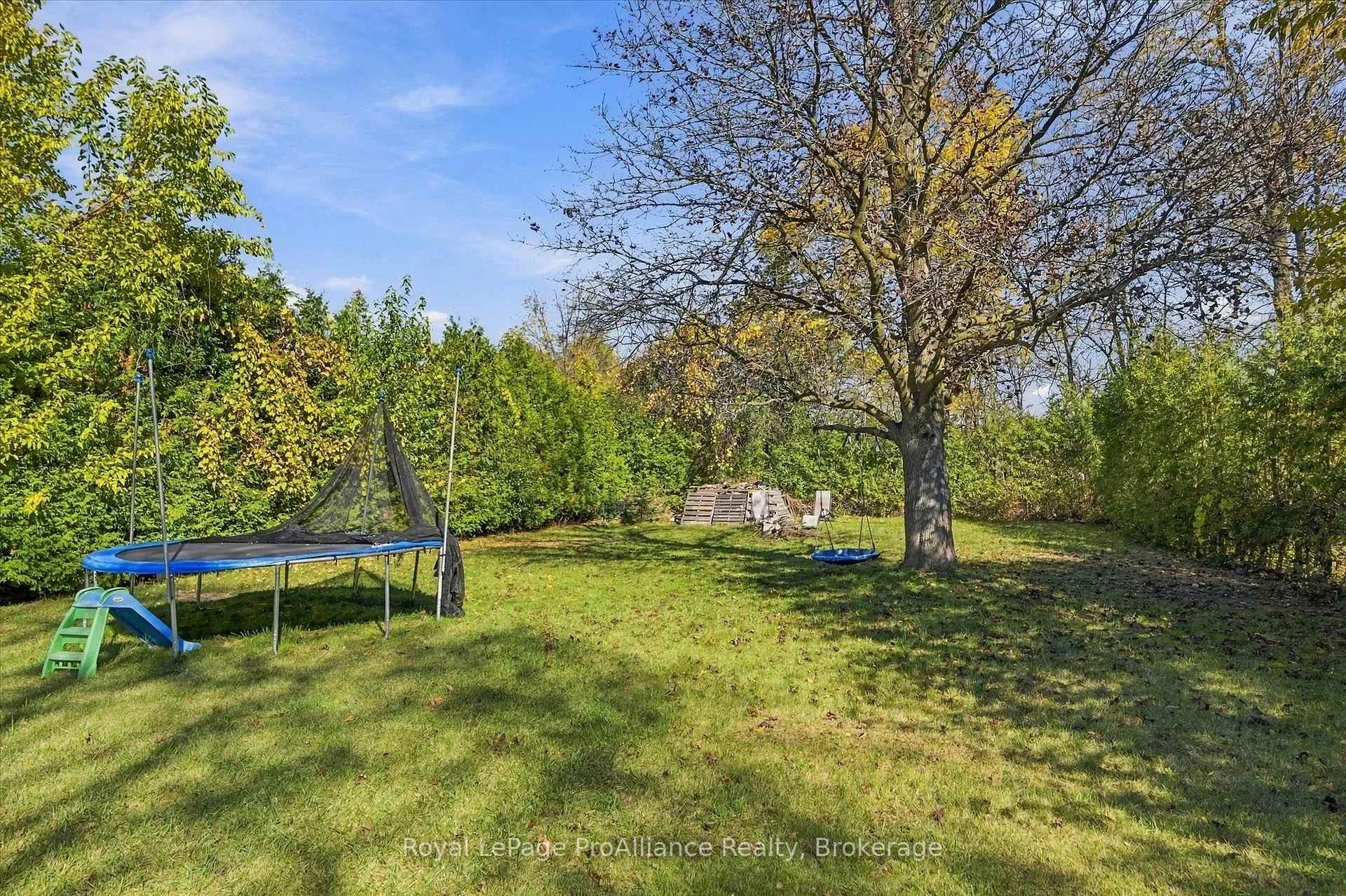 Photo 58 of 854 Barnardo Avenue, Peterborough, Northcrest Ward 5 — HOMEH