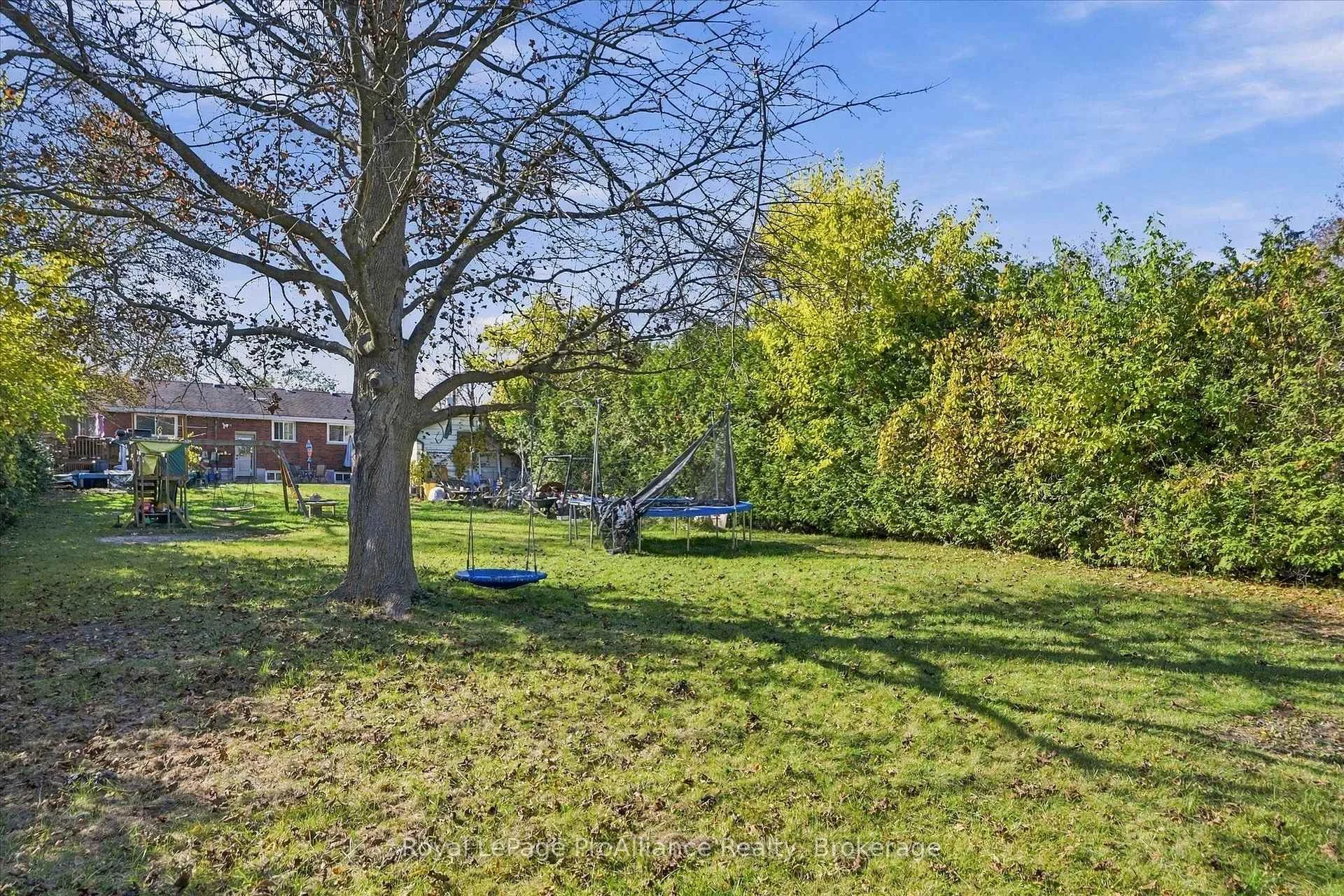 Photo 59 of 854 Barnardo Avenue, Peterborough, Northcrest Ward 5 — HOMEH